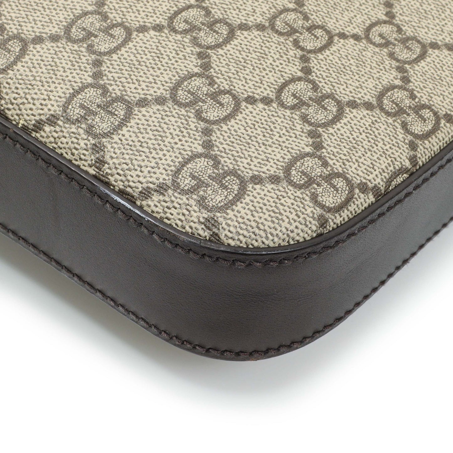 Exclusive Gucci GG Supreme Monogram Flat Messenger — Alternate View 7