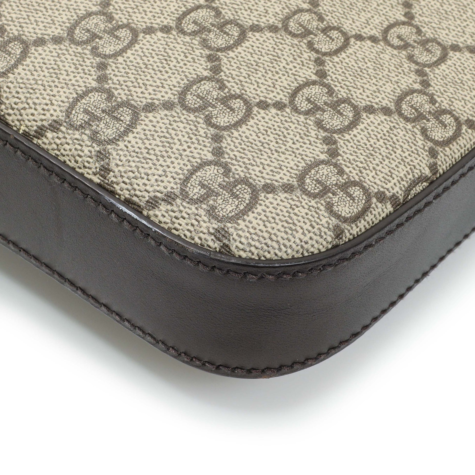 Exclusive Gucci GG Supreme Monogram Flat Messenger — Alternate View 7