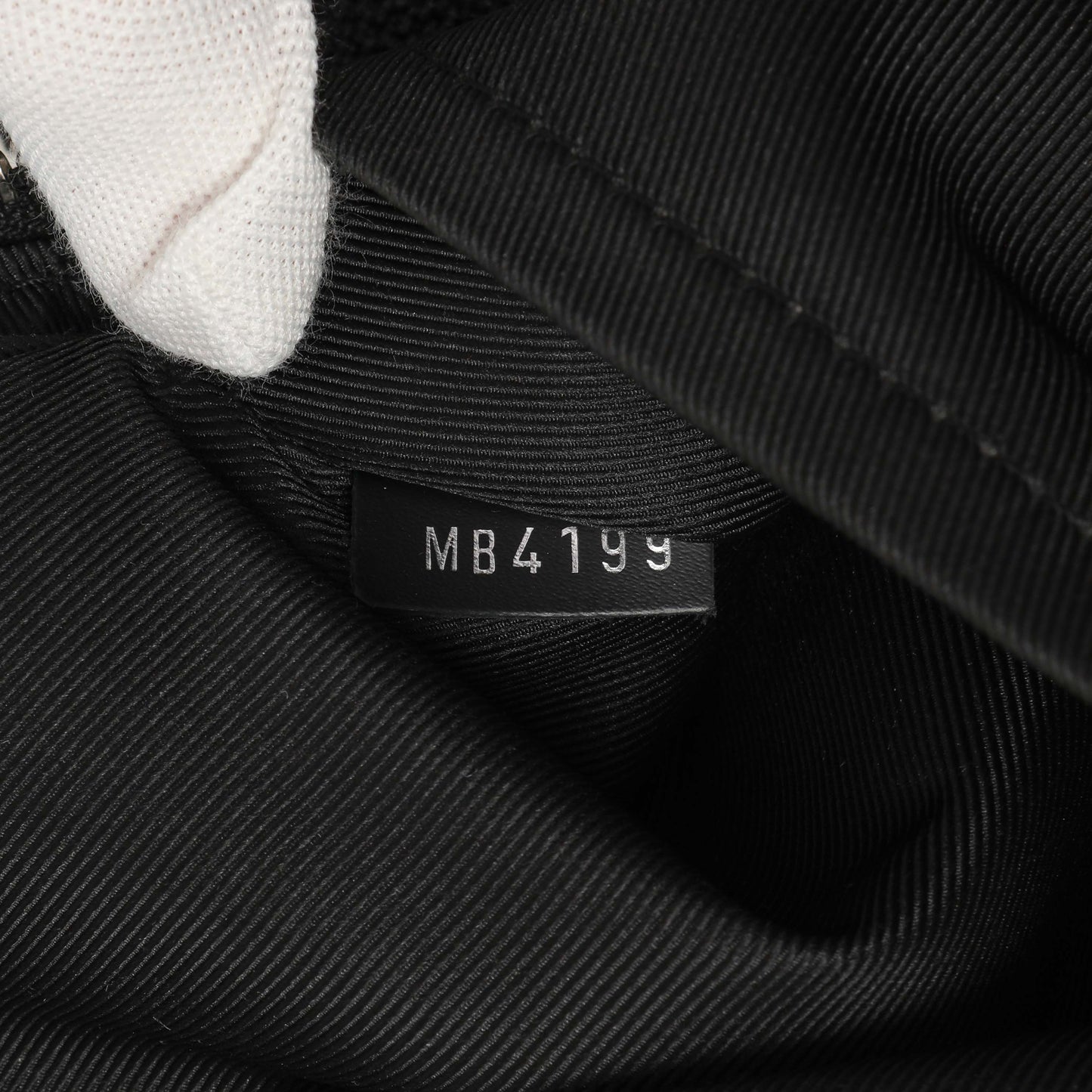 Exclusive Louis Vuitton Damier Graphite Avenue Sling Bag — Alternate View 10