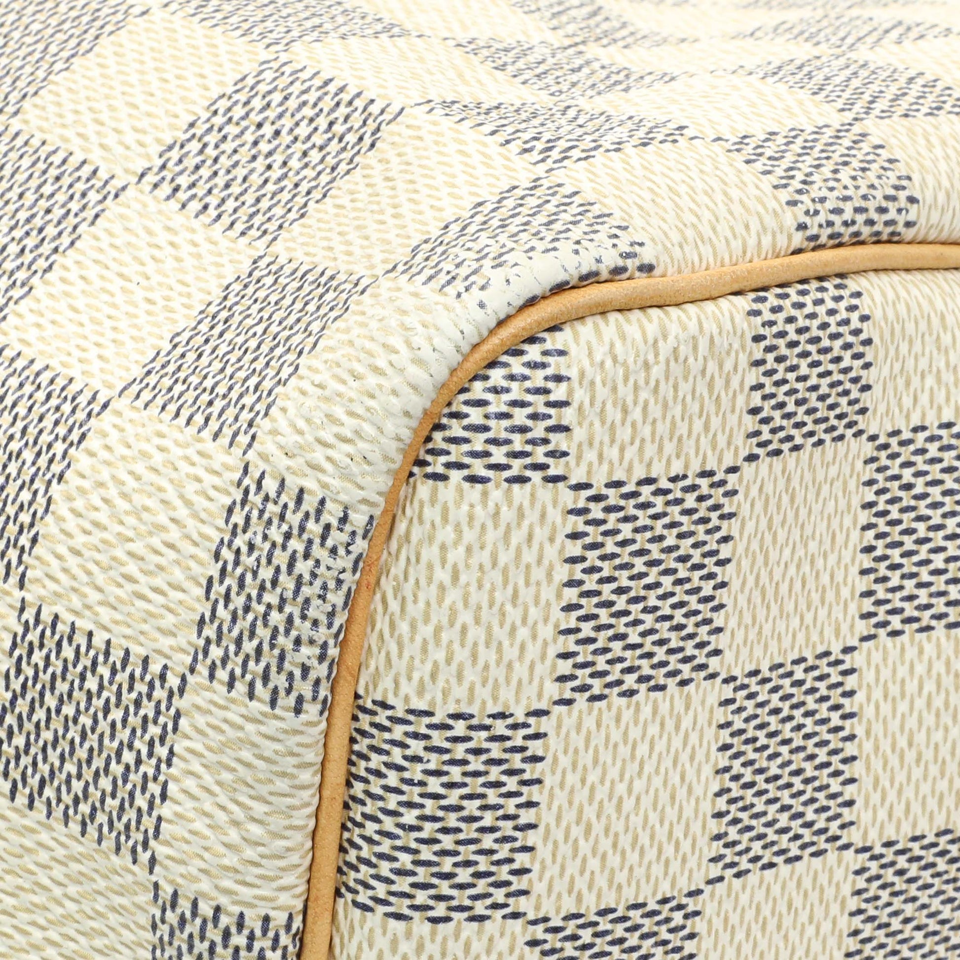 Exclusive Louis Vuitton Damier Azur Speedy 30 — Detail View
