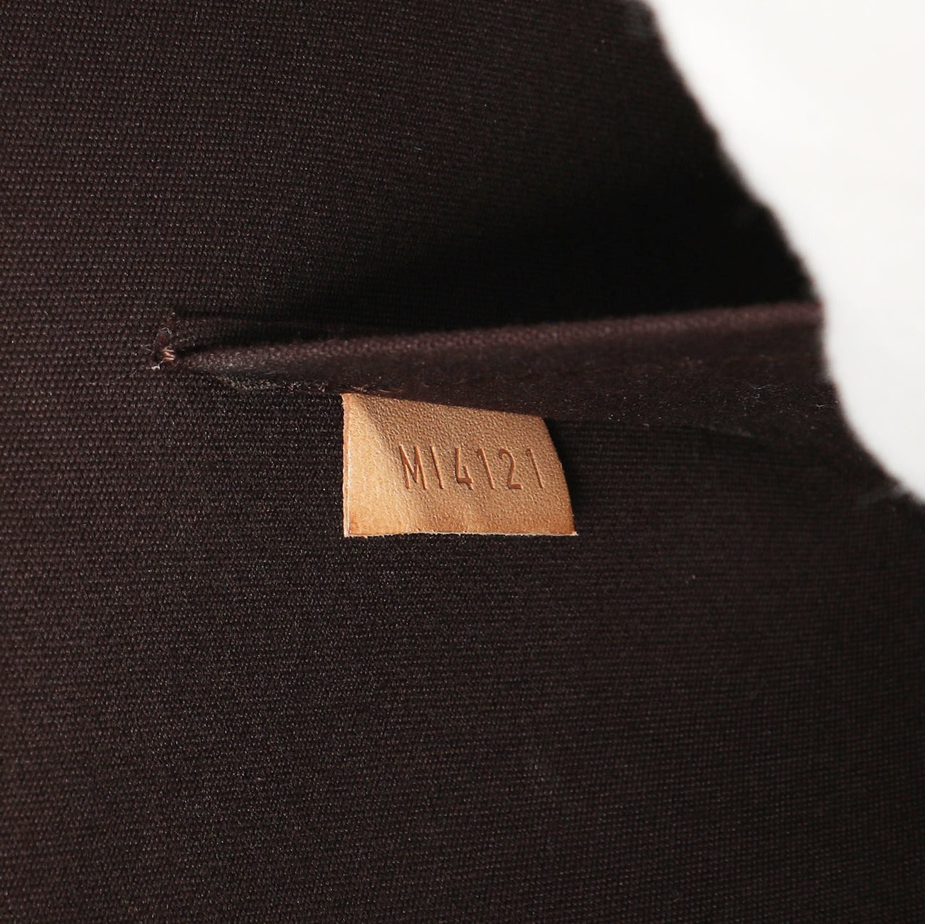Exclusive Louis Vuitton Amarante Vernis Alma GM — Alternate View 10