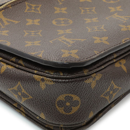 Exclusive Louis Vuitton Monogram Pochette Metis — Lifestyle View
