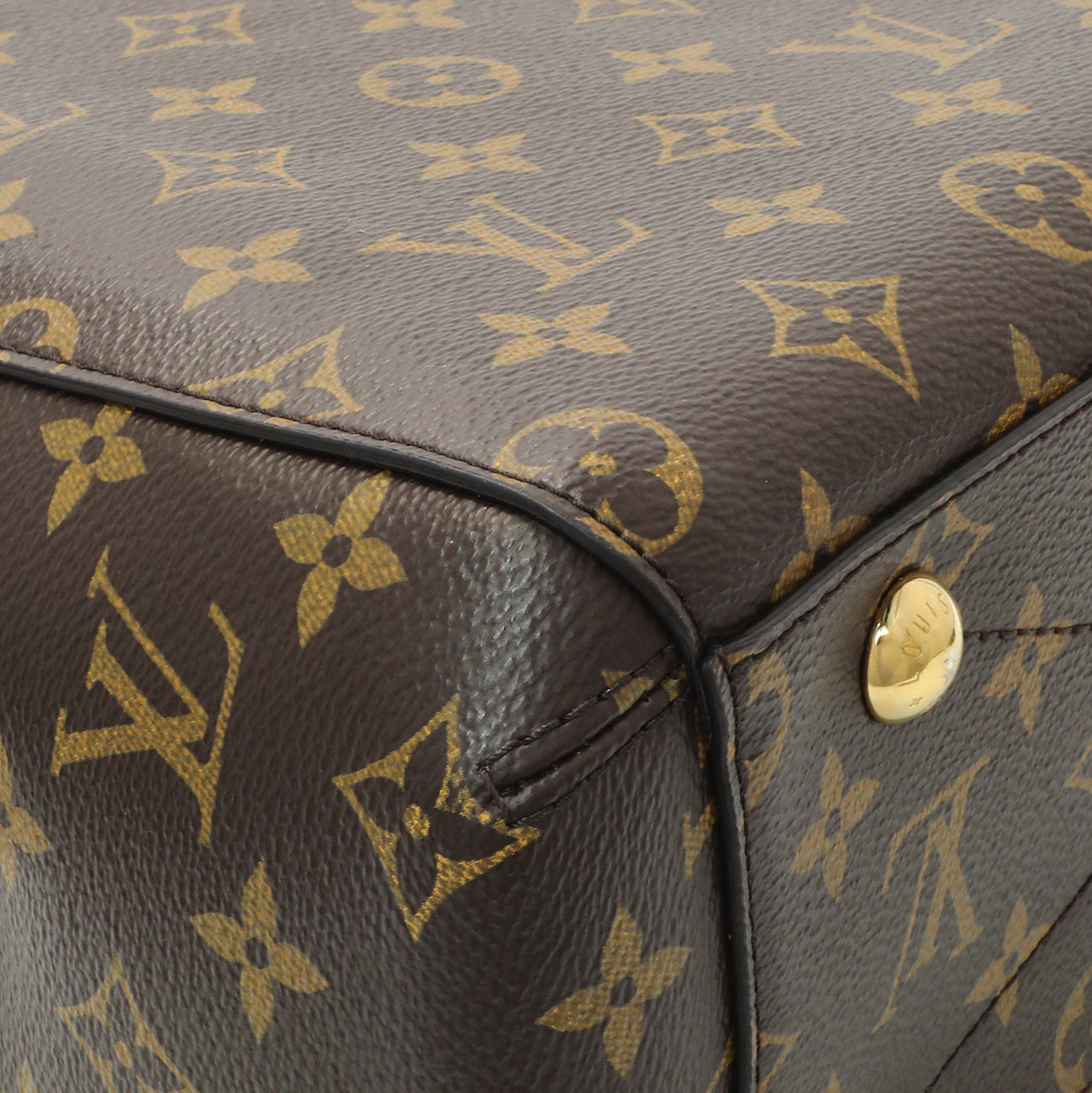 Exclusive Louis Vuitton Monogram Montaigne BB — Lifestyle View