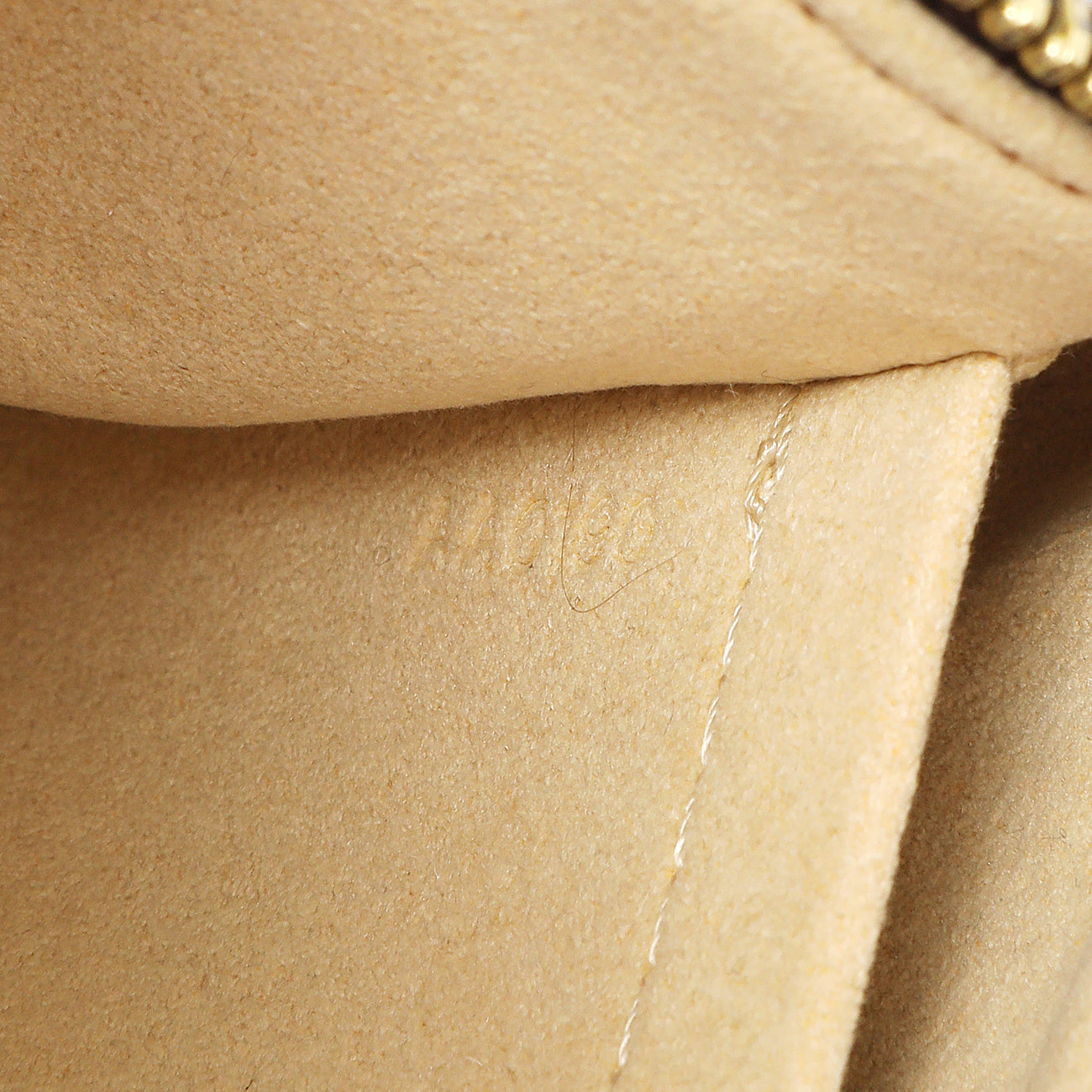 Exclusive Louis Vuitton Monogram Pochette Milla MM — Alternate View 10