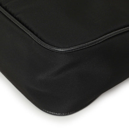 Exclusive Prada Black Nylon Re-Edition 2005 Shoulder Bag — Alternate View 8