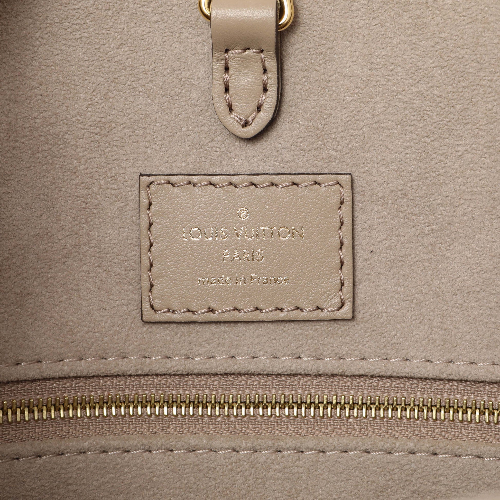 Exclusive Louis Vuitton Empreinte Monogram Giant Onthego MM — Detail View