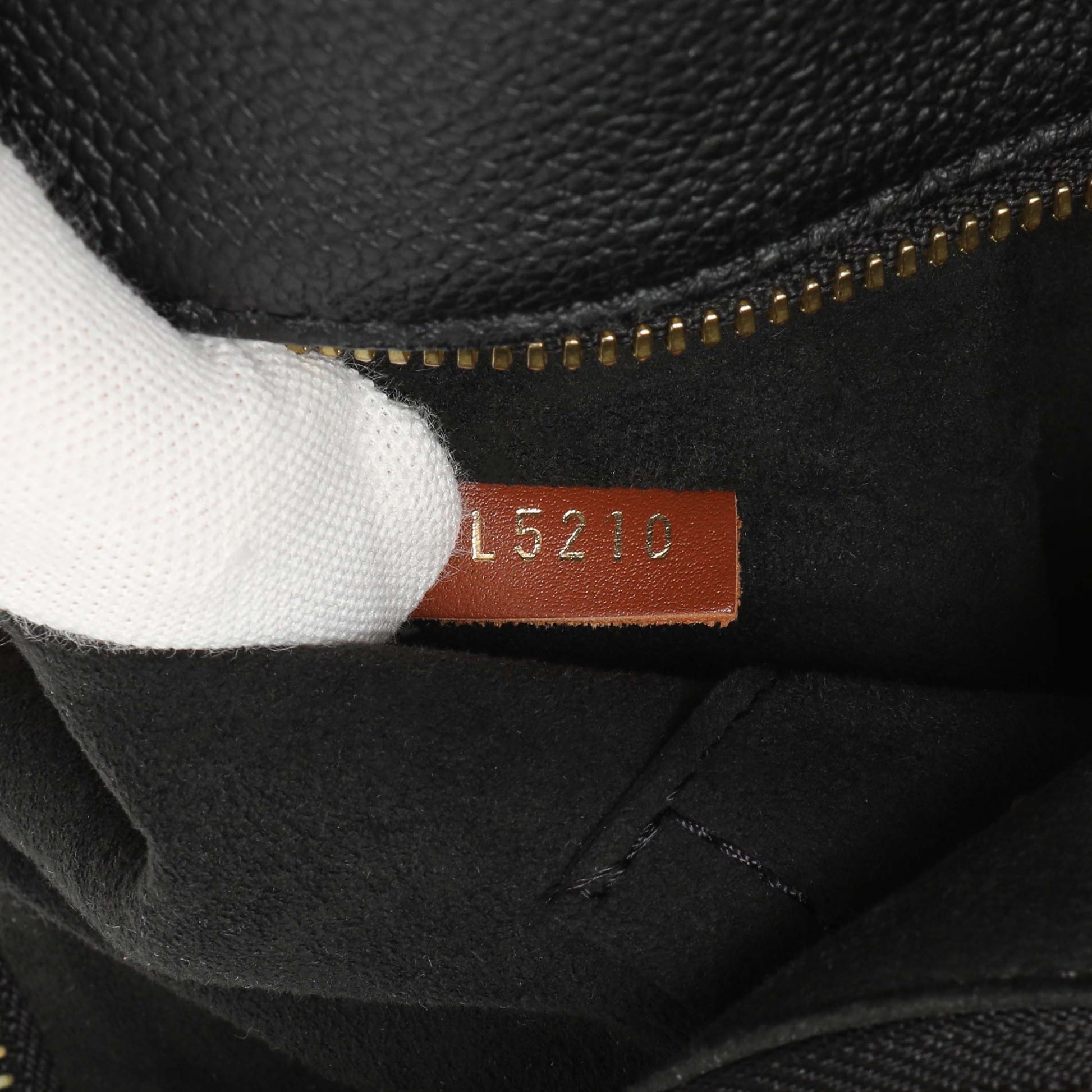 Exclusive Louis Vuitton Black Monogram V Tote MM — Alternate View 10