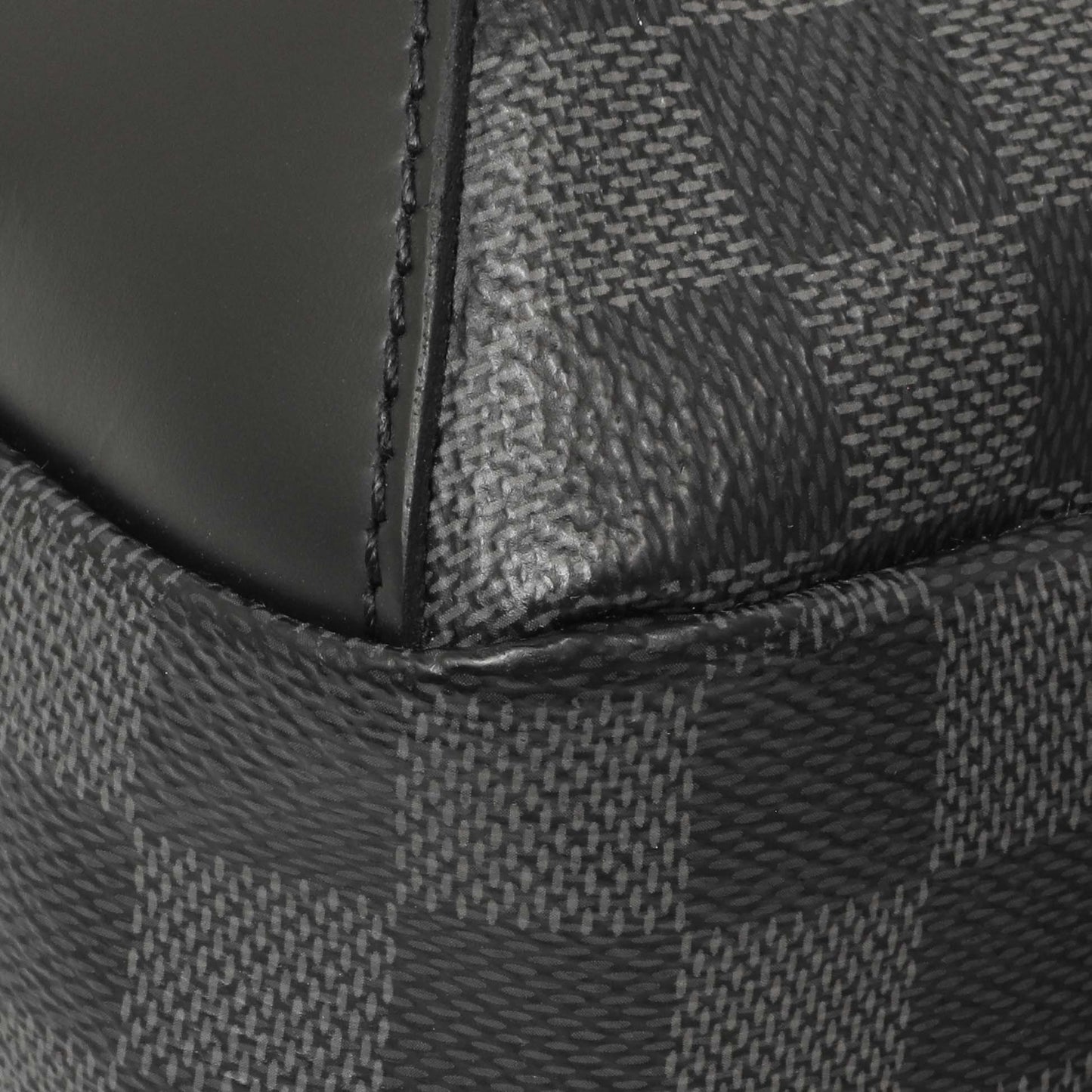Exclusive Louis Vuitton Damier Graphite Avenue Sling Bag — Detail View