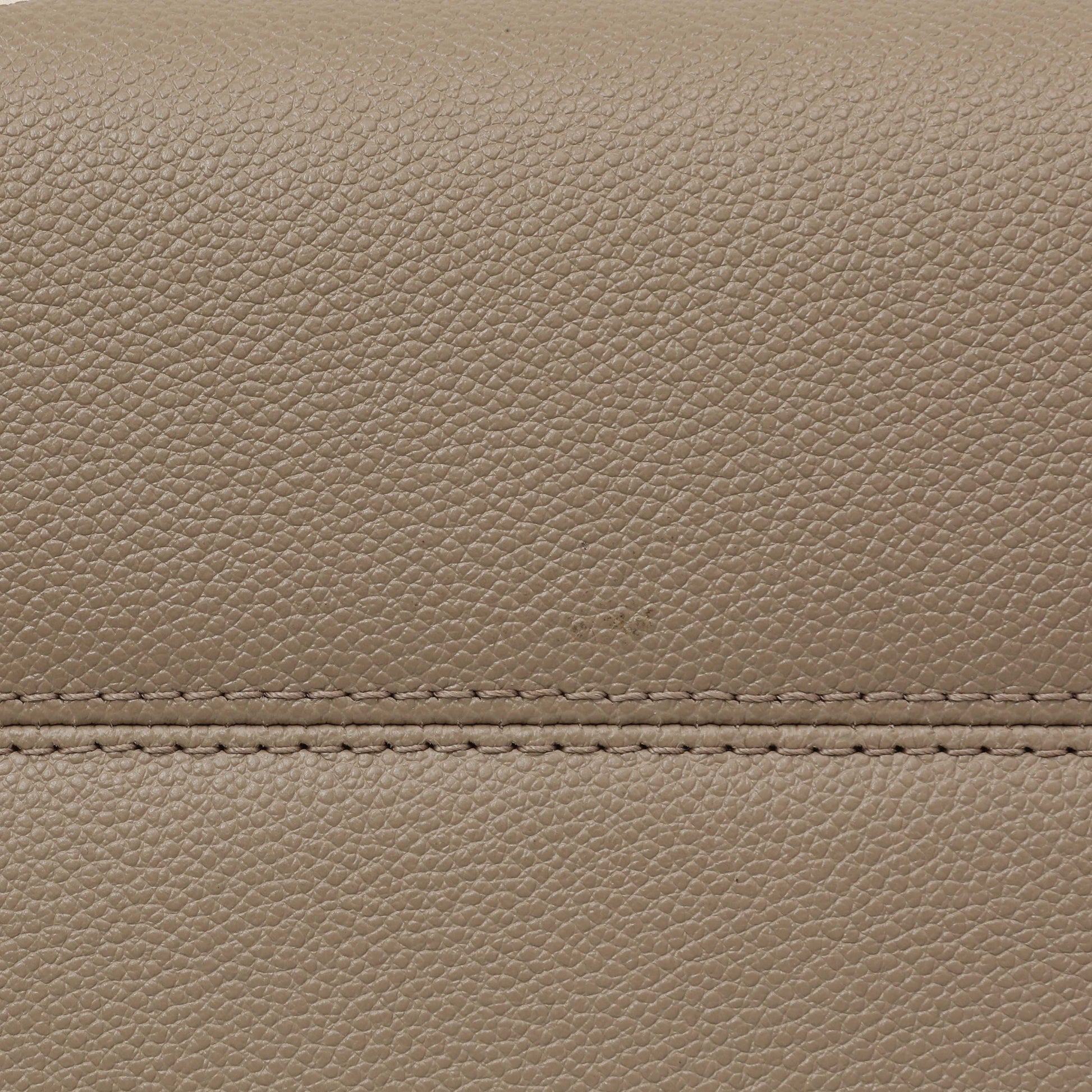Exclusive Louis Vuitton Empreinte Monogram Giant Onthego MM — Lifestyle View