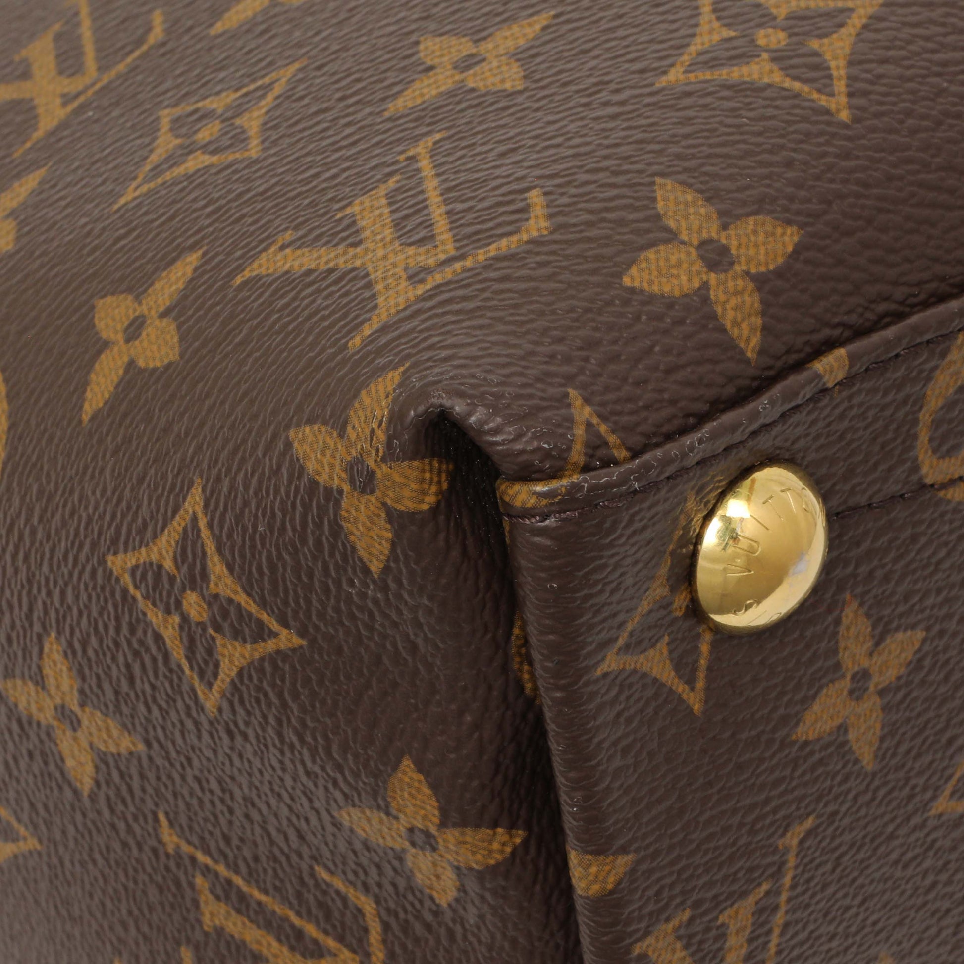 Exclusive Louis Vuitton Black Monogram V Tote MM — Top View