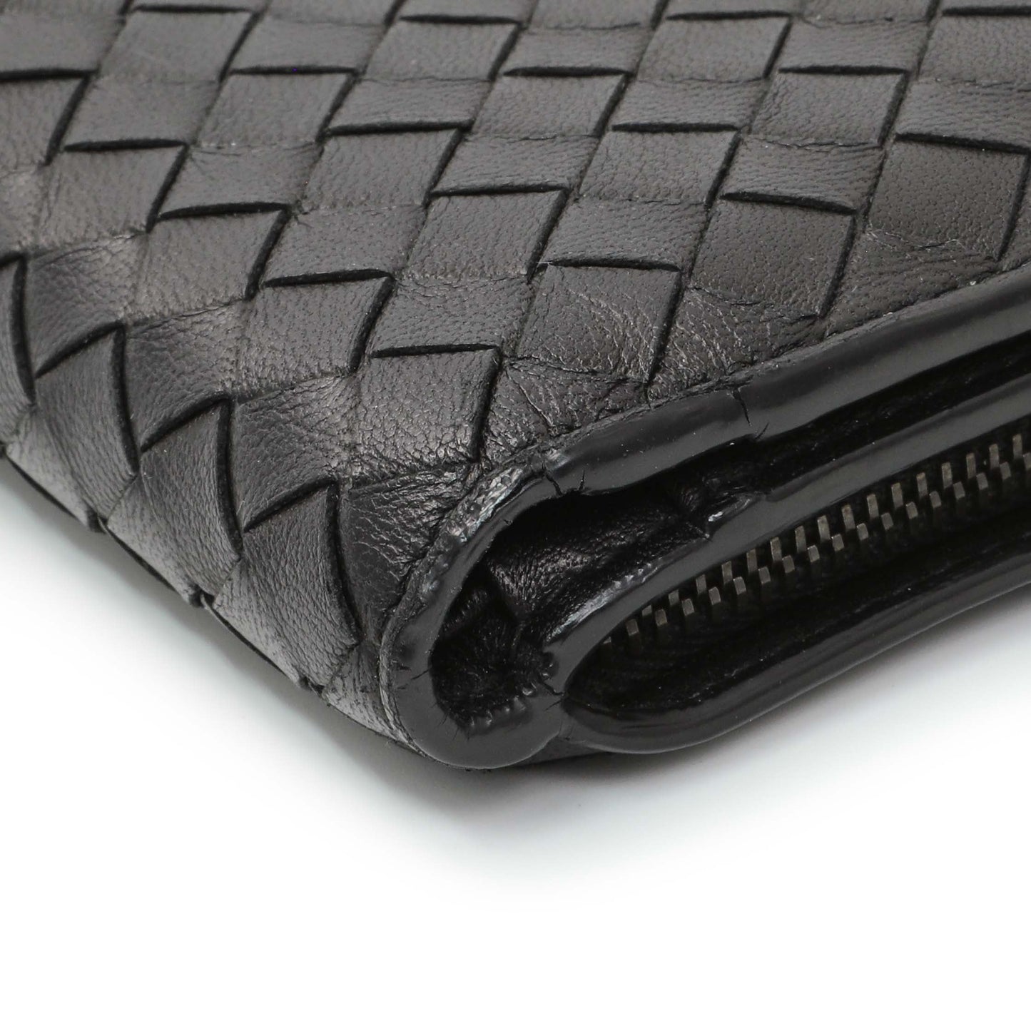 Exclusive Bottega Veneta Black Intrecciato Bi-Fold Compact Wallet — Detail View