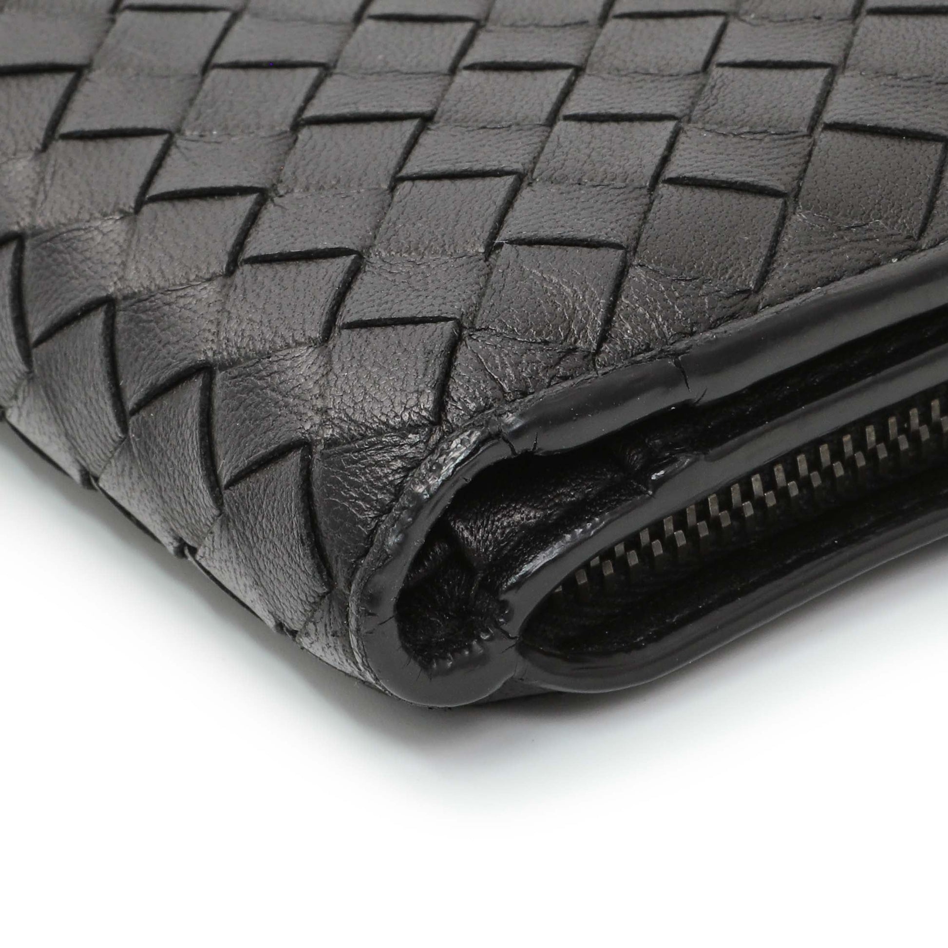Exclusive Bottega Veneta Black Intrecciato Bi-Fold Compact Wallet — Detail View