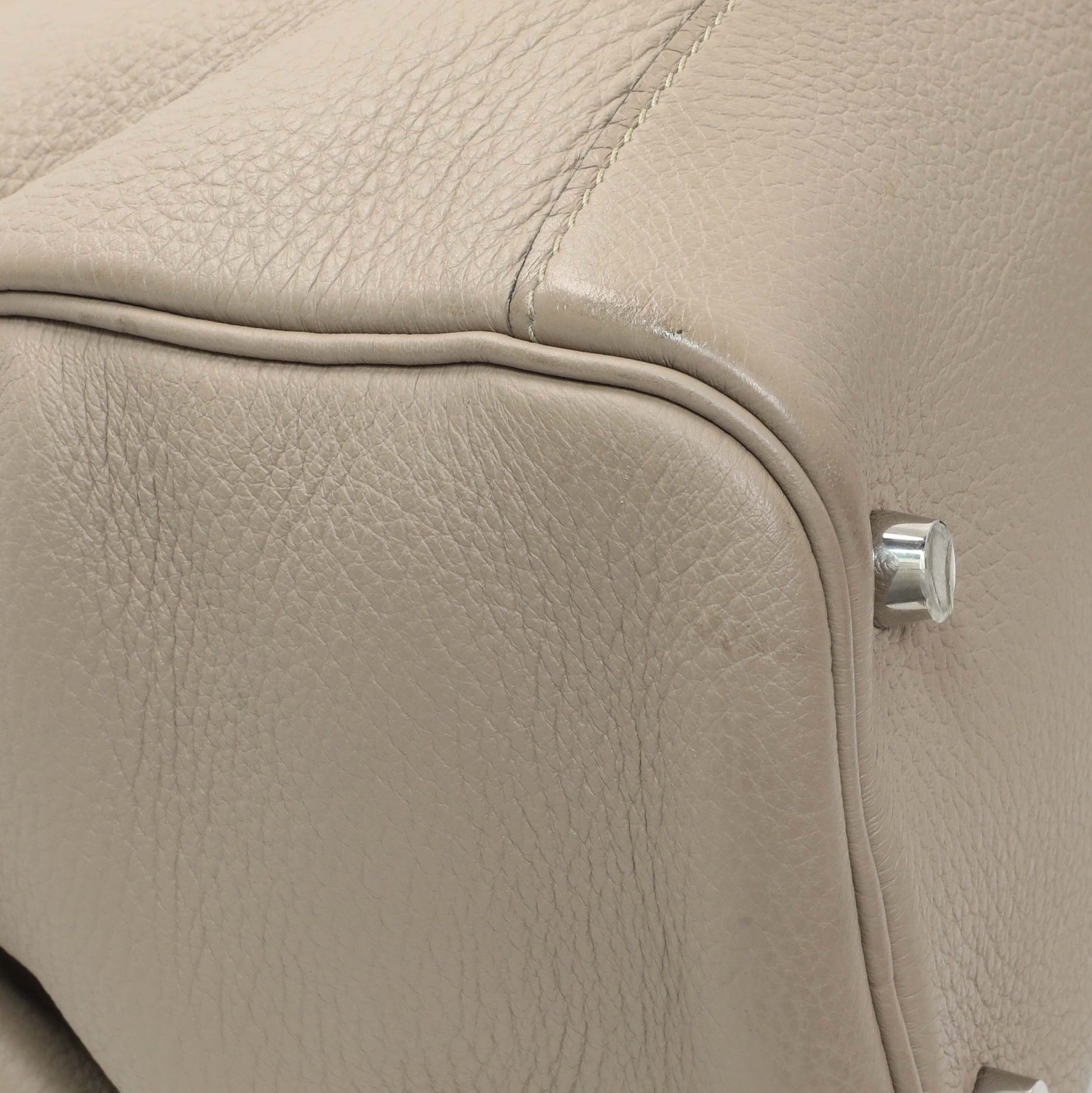 Exclusive Hermes Gris Tourterelle Taurillon Clemence Atlas 35 — Lifestyle View