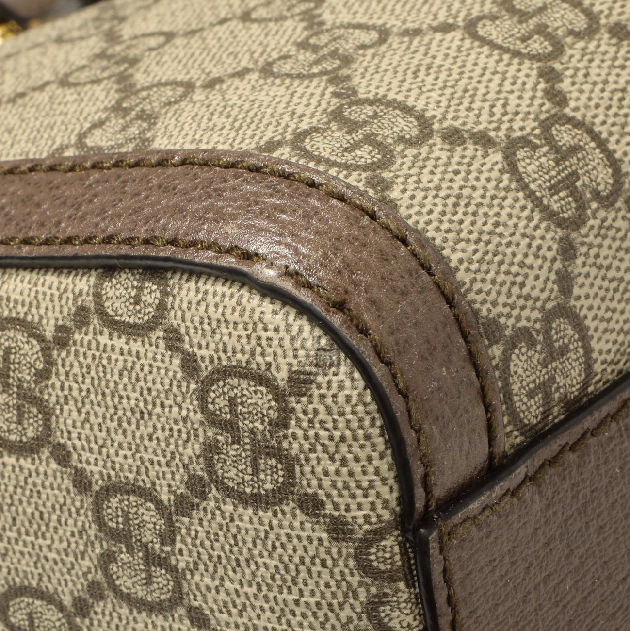 Exclusive Gucci GG Supreme Monogram Web Medium Ophidia Boston — Top View