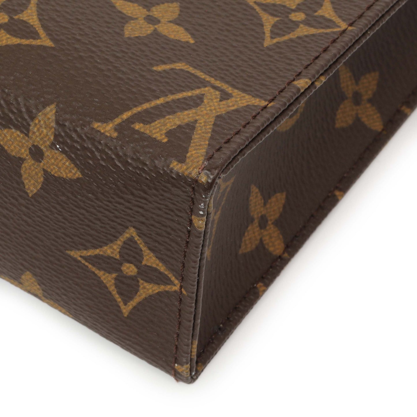 Exclusive Louis Vuitton Monogram Toiletry Pouch 19 — Detail View