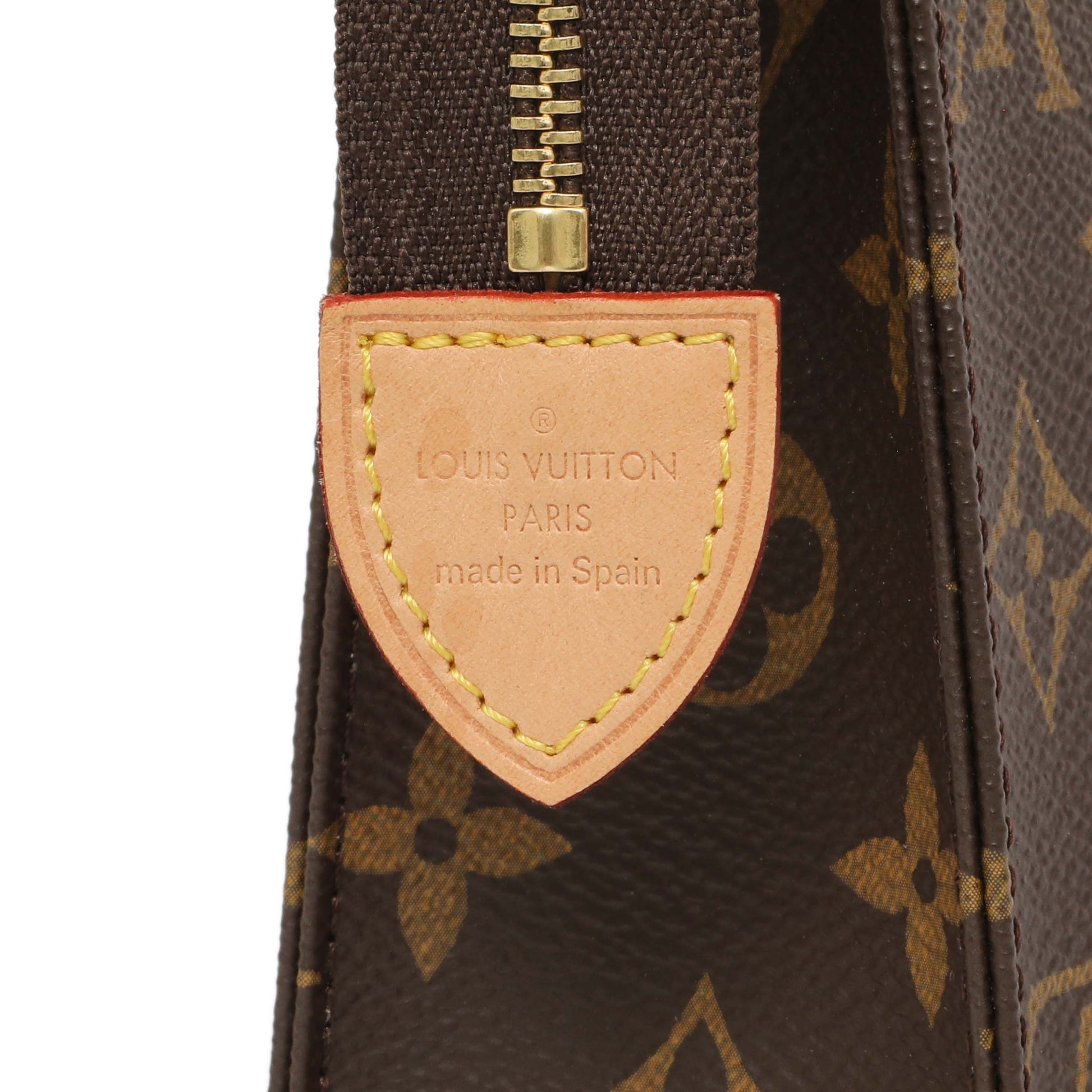 Exclusive Louis Vuitton Monogram Toiletry Pouch 19 — Alternate View 7