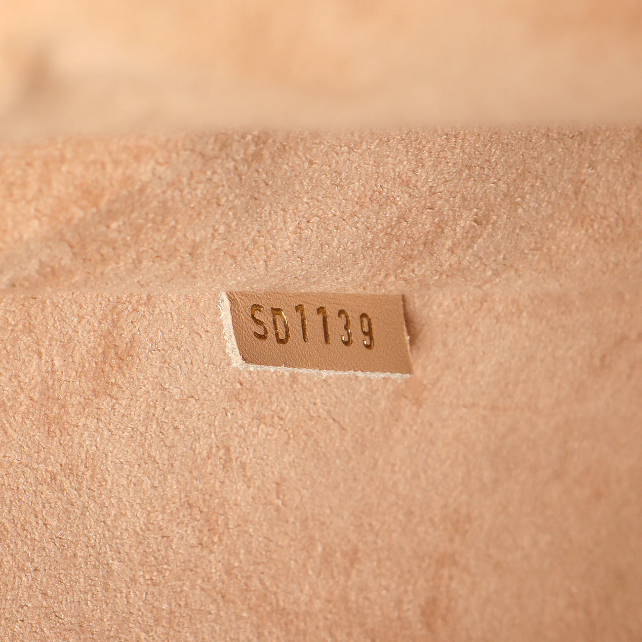 Exclusive Louis Vuitton Beige Empreinte V Tote MM — Alternate View 10