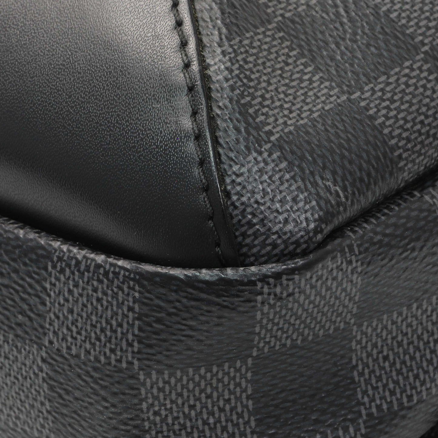Exclusive Louis Vuitton Damier Graphite Avenue Sling — Detail View