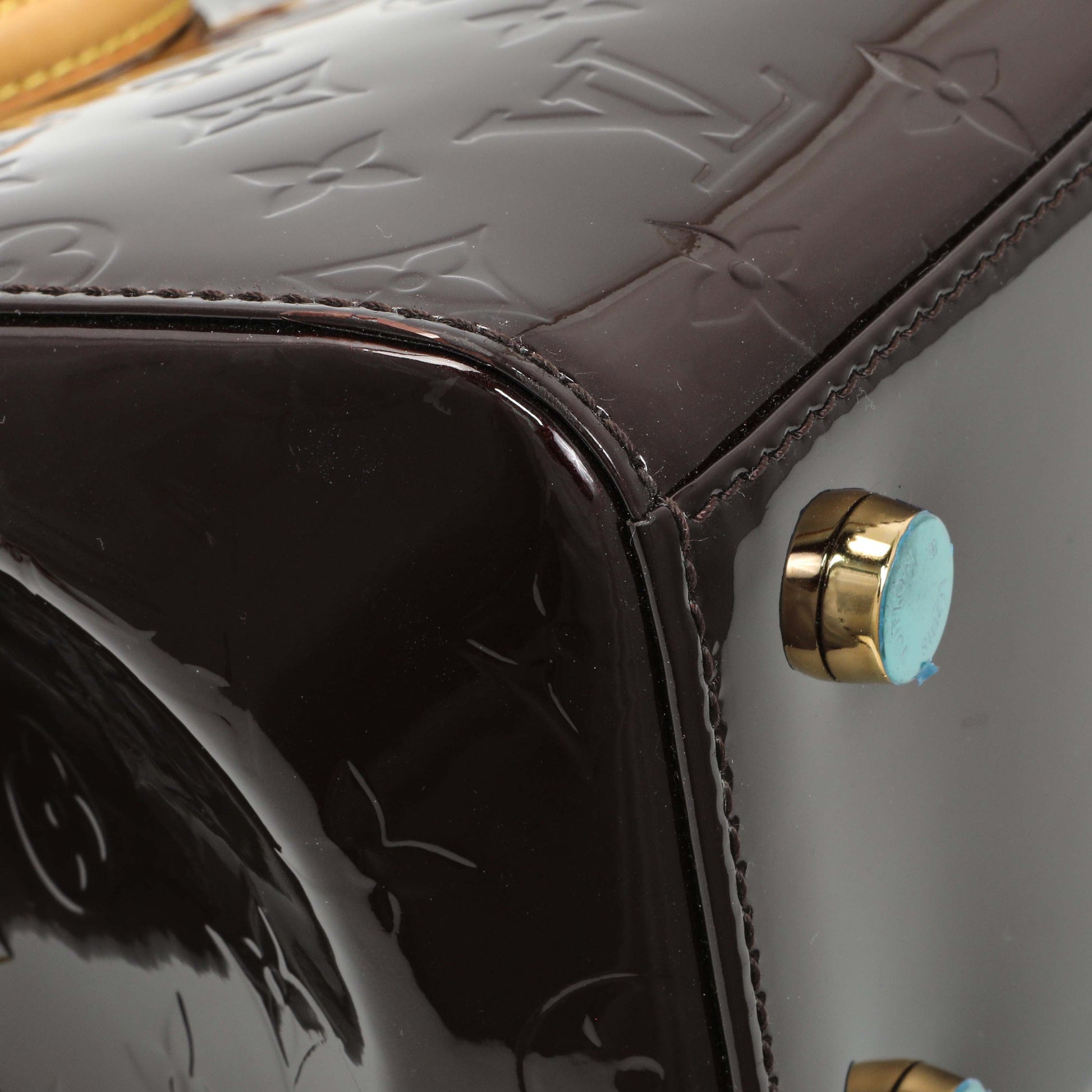 Exclusive Louis Vuitton Amarante Vernis Brea MM — Top View