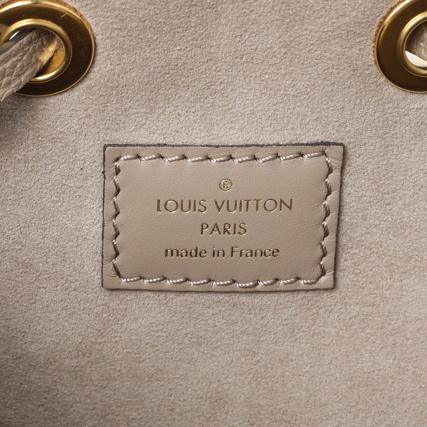 Exclusive Louis Vuitton Tourterelle Creme Empreinte Monogram Giant NeoNoe MM — Detail View