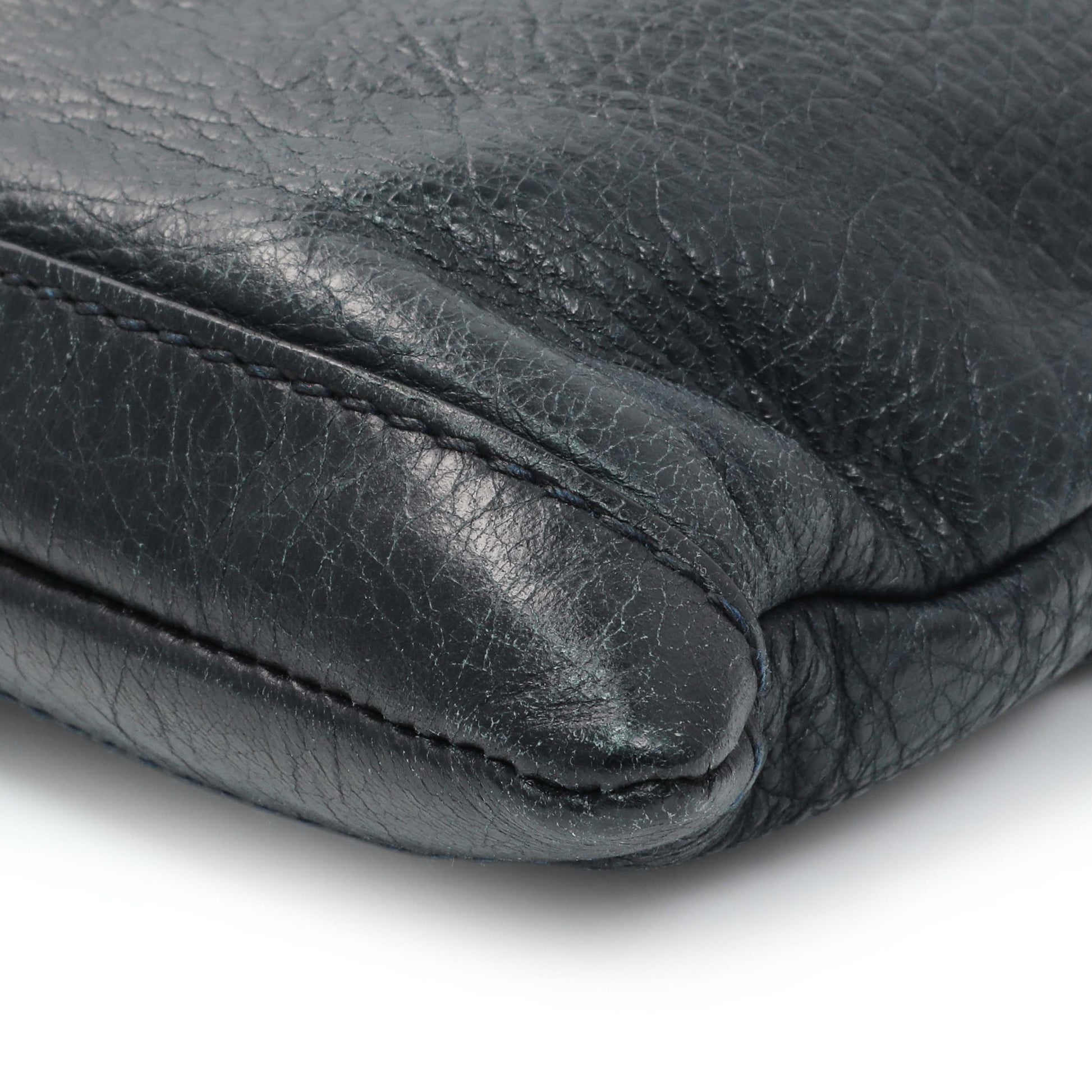 Exclusive Balenciaga Navy Agneau Arena Classic Silver Hardware Large Clip Clutch — Detail View