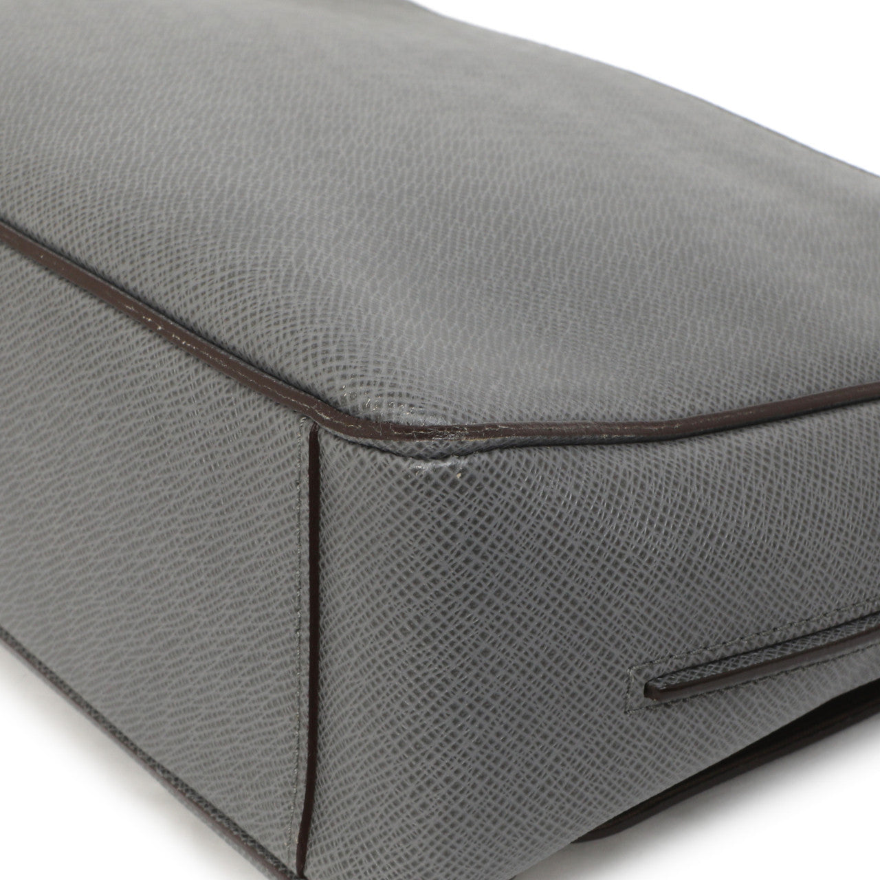 Exclusive Louis  Vuitton Glacier Taiga Roman MM — Alternate View 9