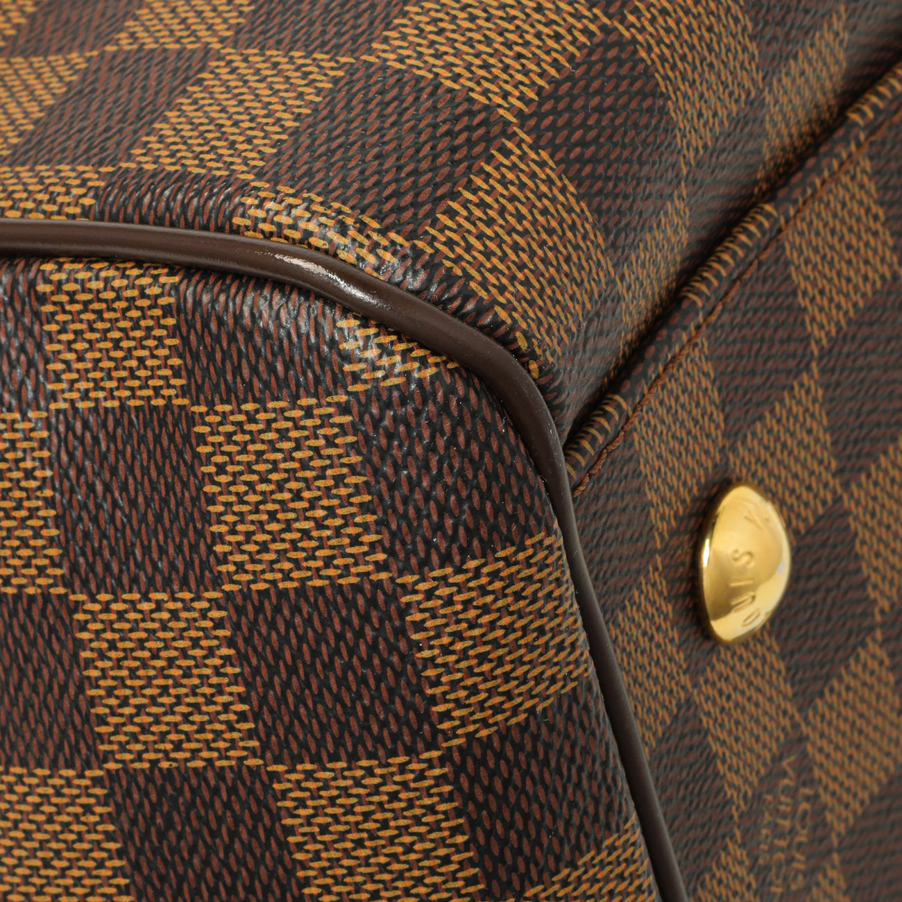Exclusive Louis Vuitton Damier Ebene Trevi GM — Top View