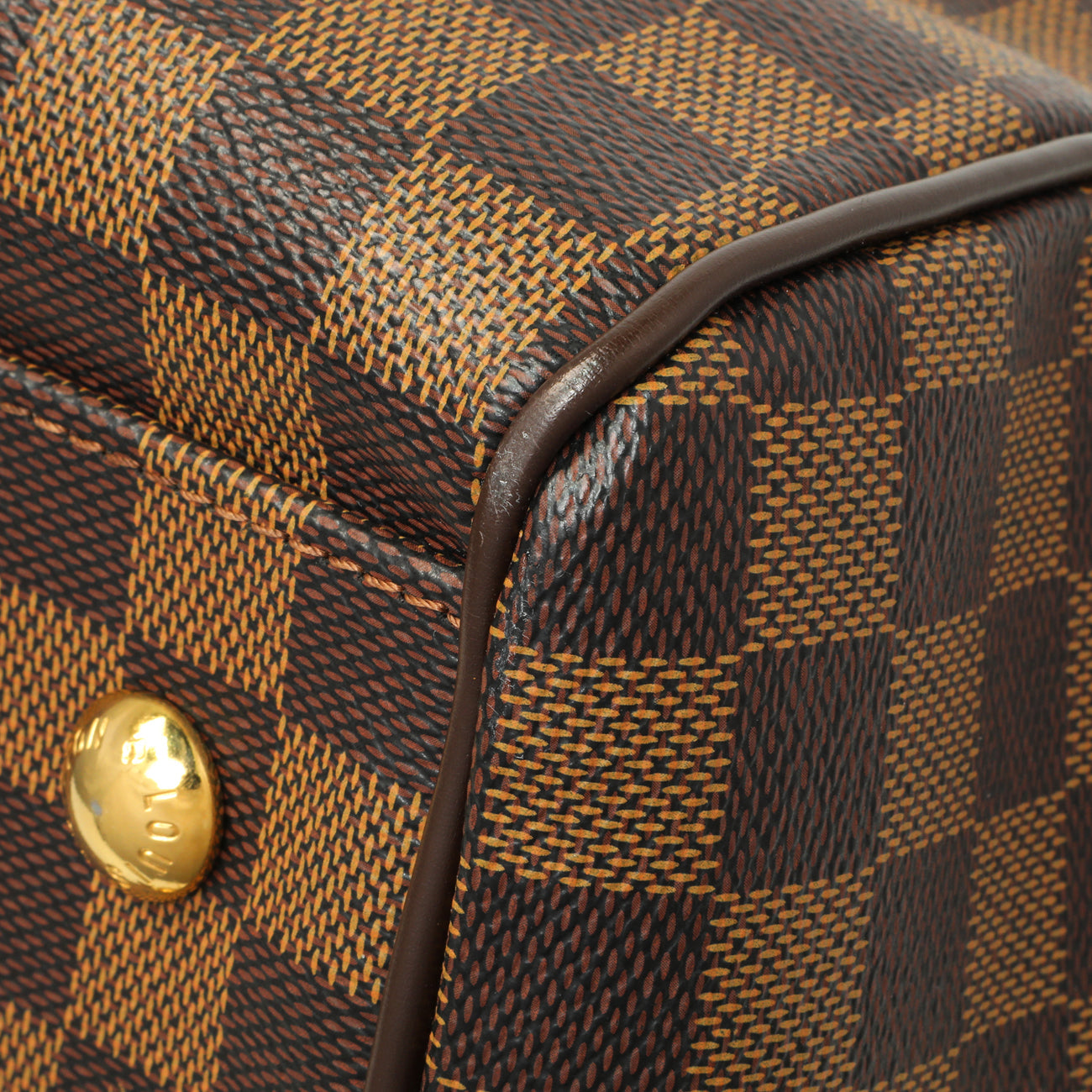 Exclusive Louis Vuitton Damier Ebene Trevi GM — Detail View