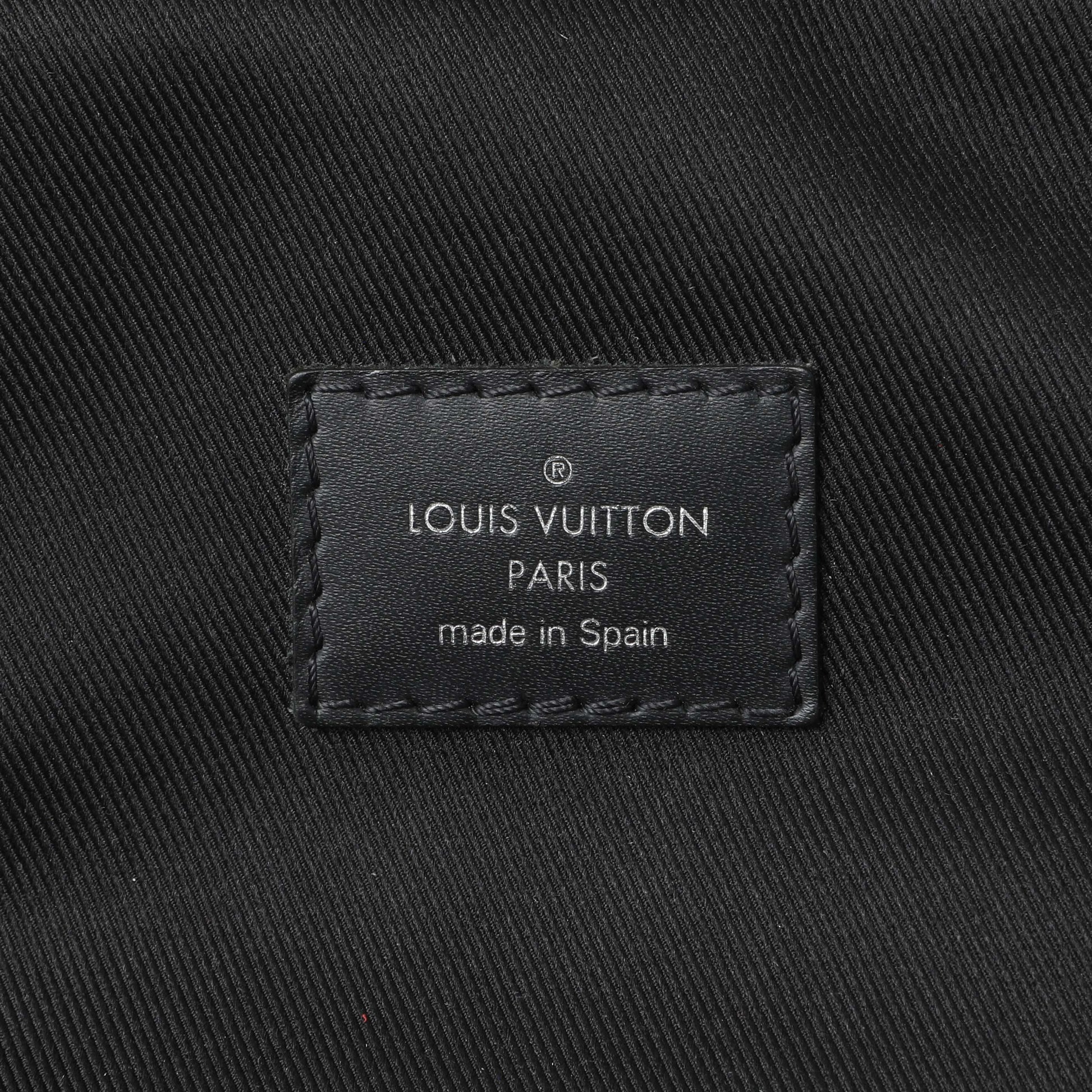 Exclusive Louis Vuitton Damier Graphite Avenue Sling — Alternate View 9