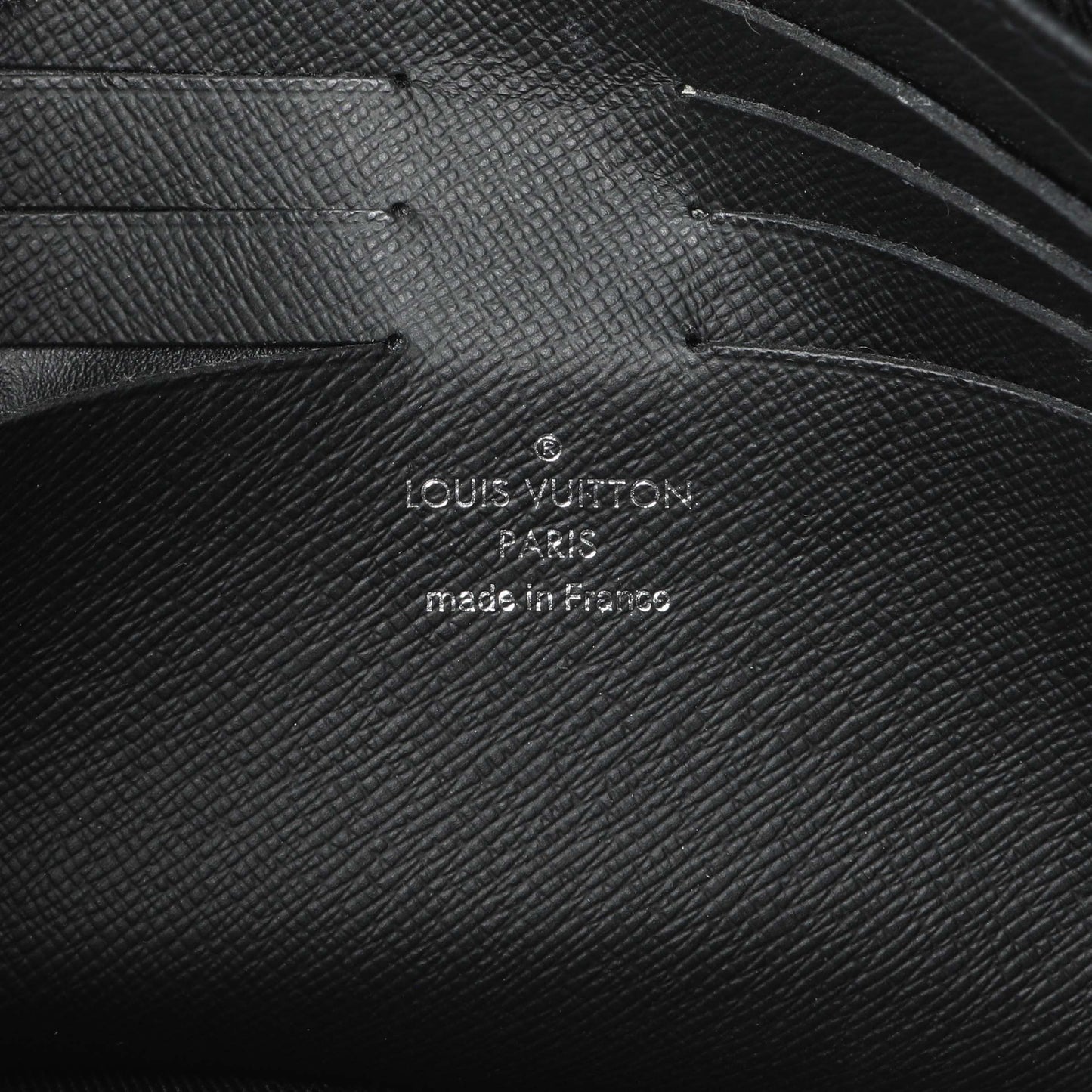 Exclusive Louis Vuitton Damier Graphite Kasai Clutch — Detail View
