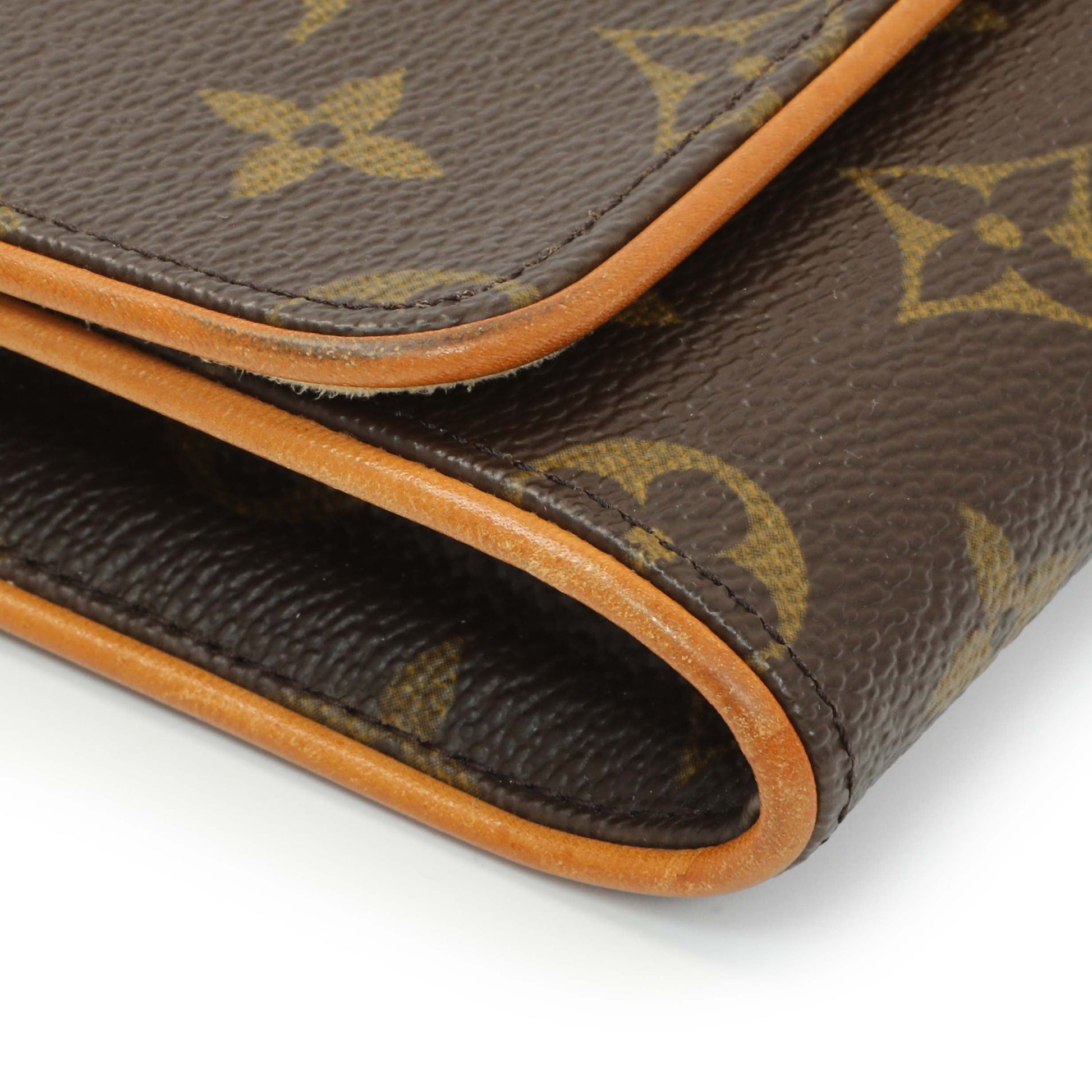 Exclusive Louis Vuitton Monogram Pochette Twin GM — Top View