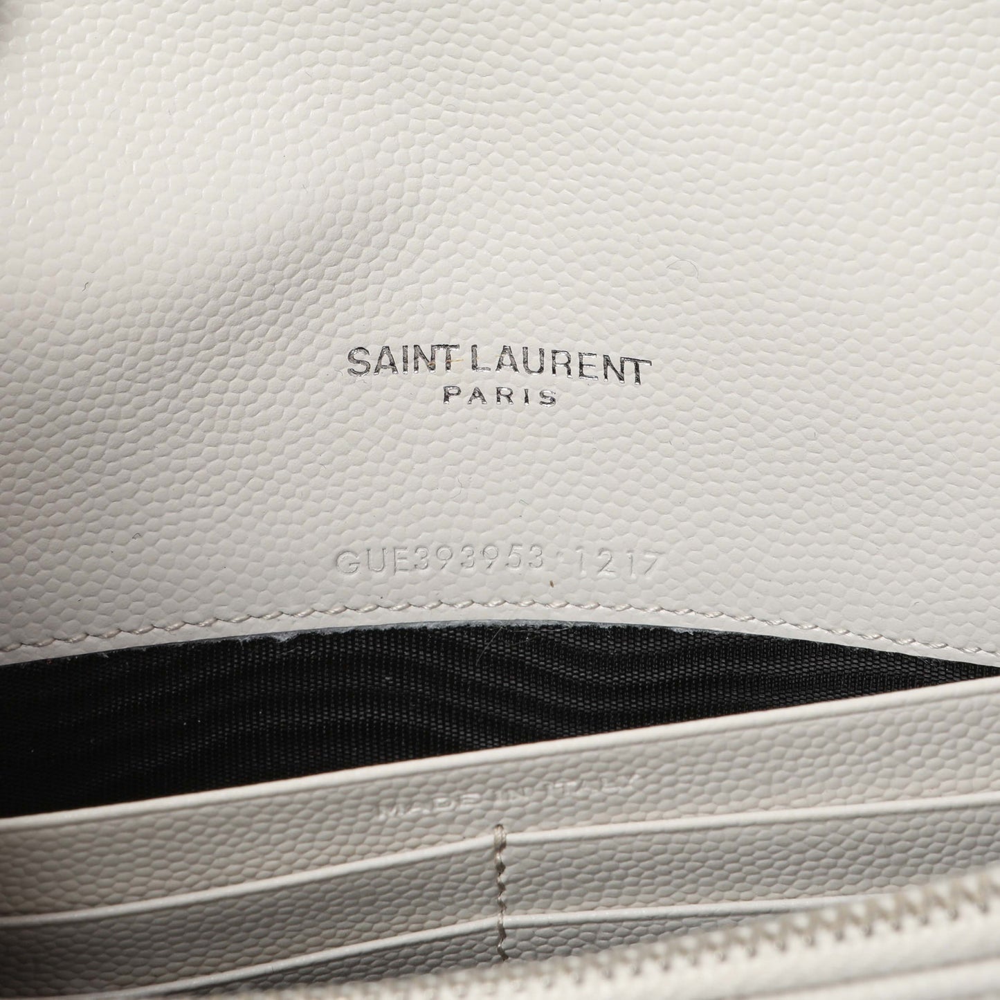 Exclusive Saint Laurent White Grain De Poudre Matelasse Chevron Monogram Envelope Chain Wallet — Alternate View 9