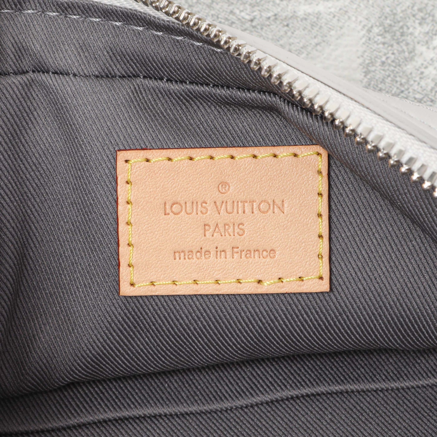 Exclusive Louis Vuitton Stone Grey Damier Salt Trio Messenger — Alternate View 9