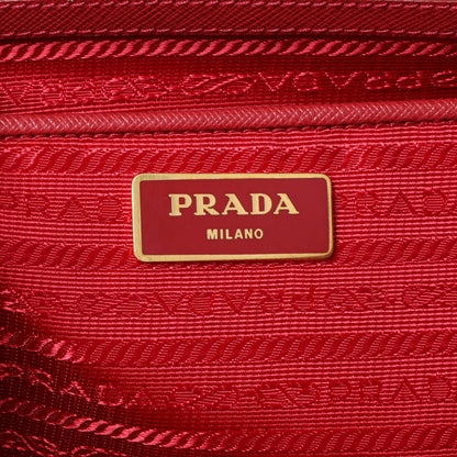 Exclusive Prada Fuoco Saffiano Galleria Double Zip Large — Detail View