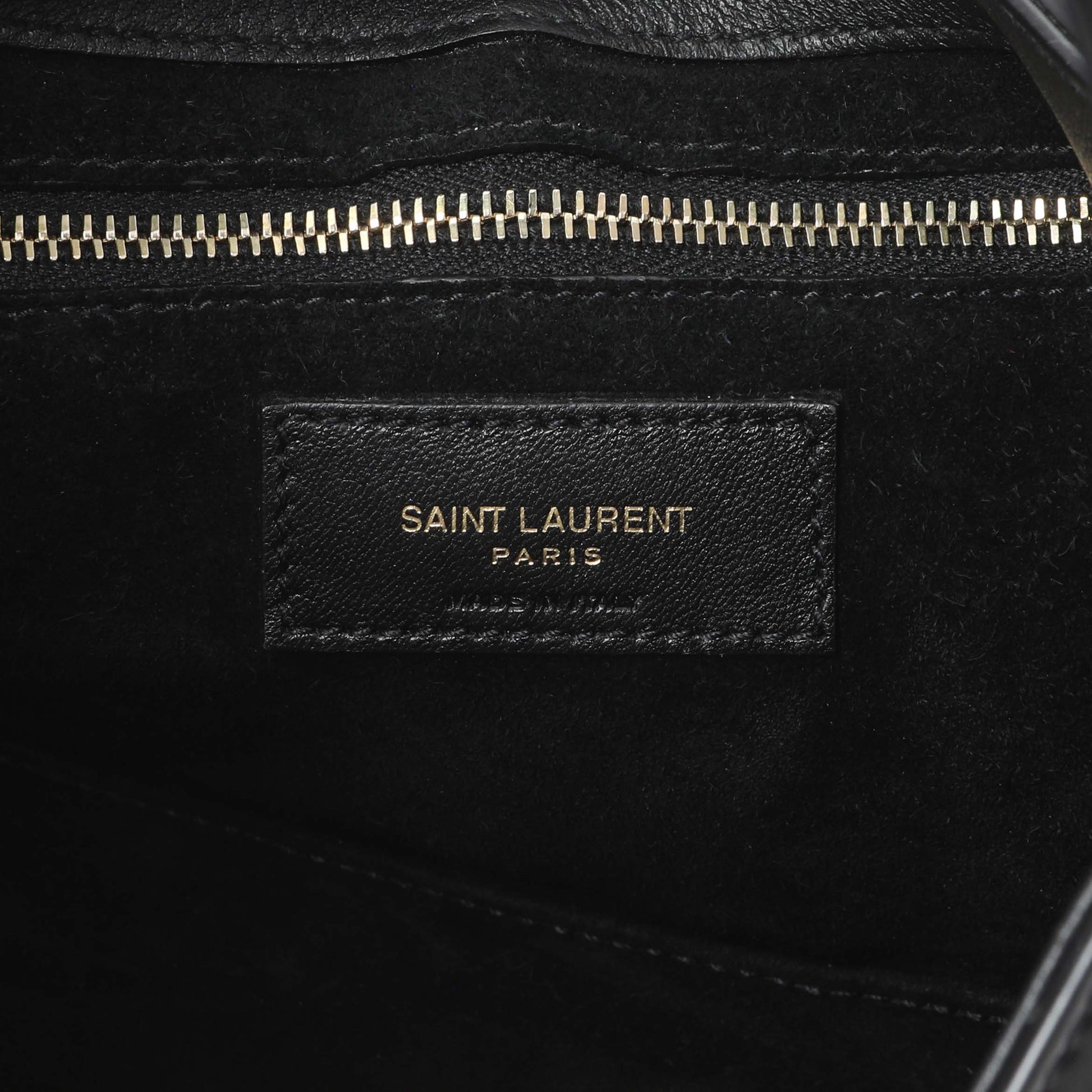 Exclusive Saint Laurent Black Patent Le 5 A 7 Hobo — Detail View