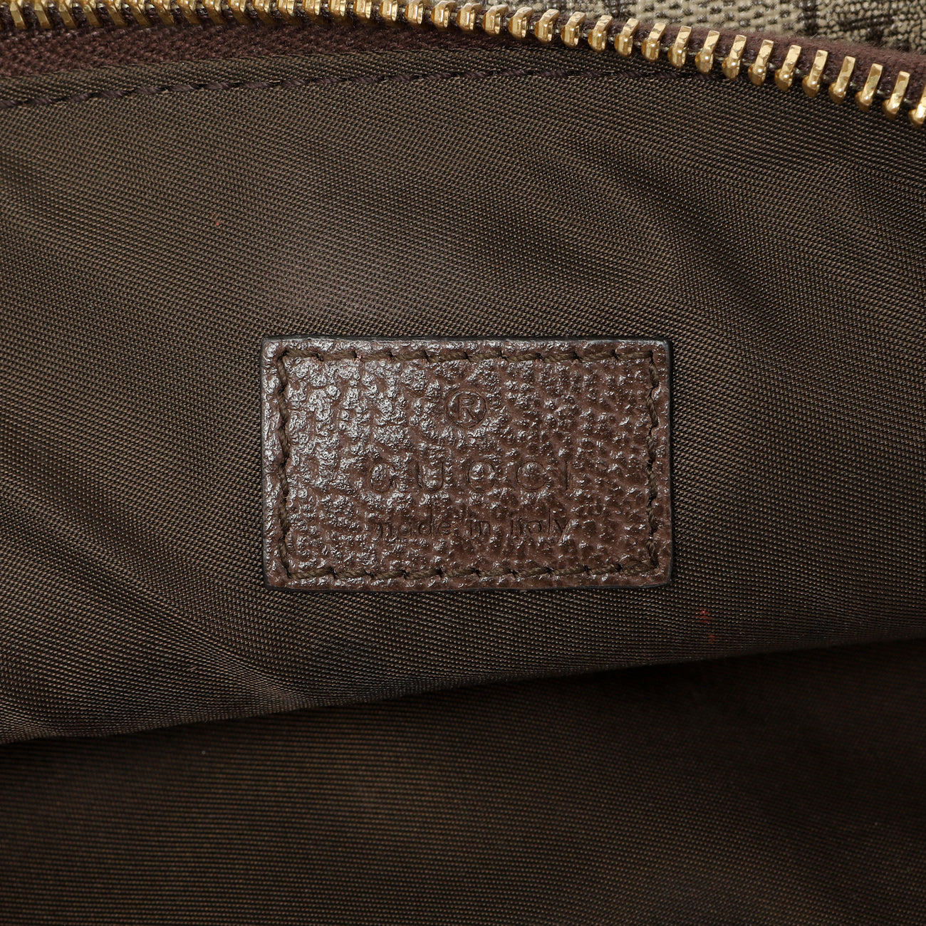 Exclusive Gucci GG Supreme Monogram Ophidia Cosmetic Case — Detail View