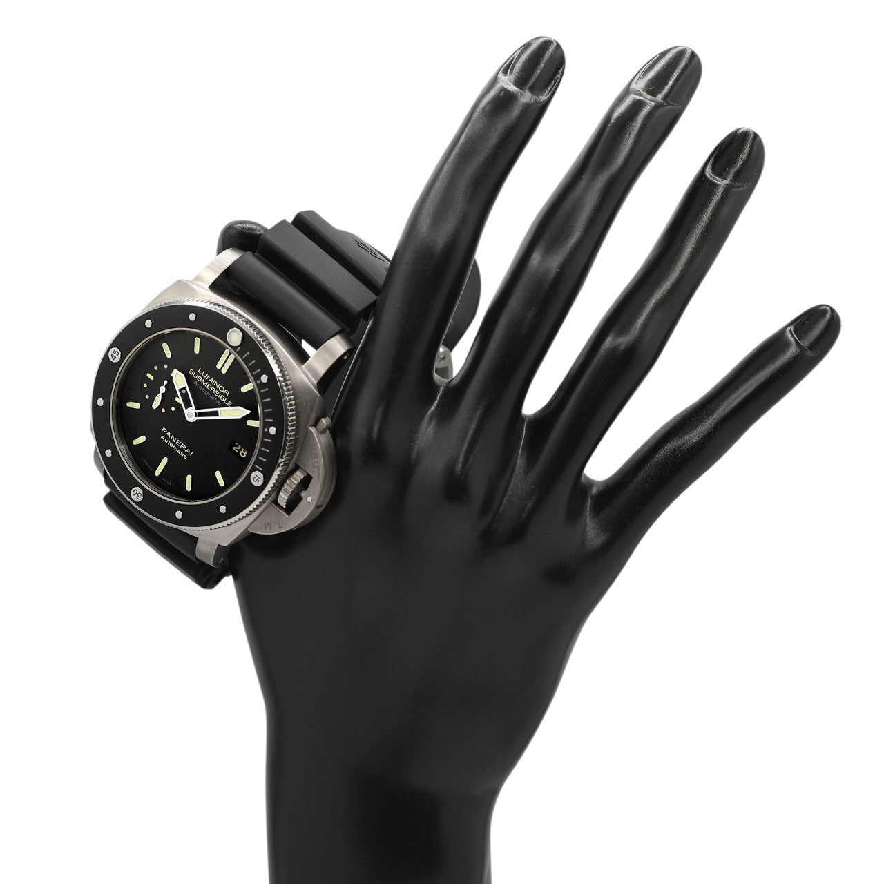 Exclusive Panerai Titanium Luminor 1950 Submersible Amagnetic 3 Days PAM00389 — Detail View