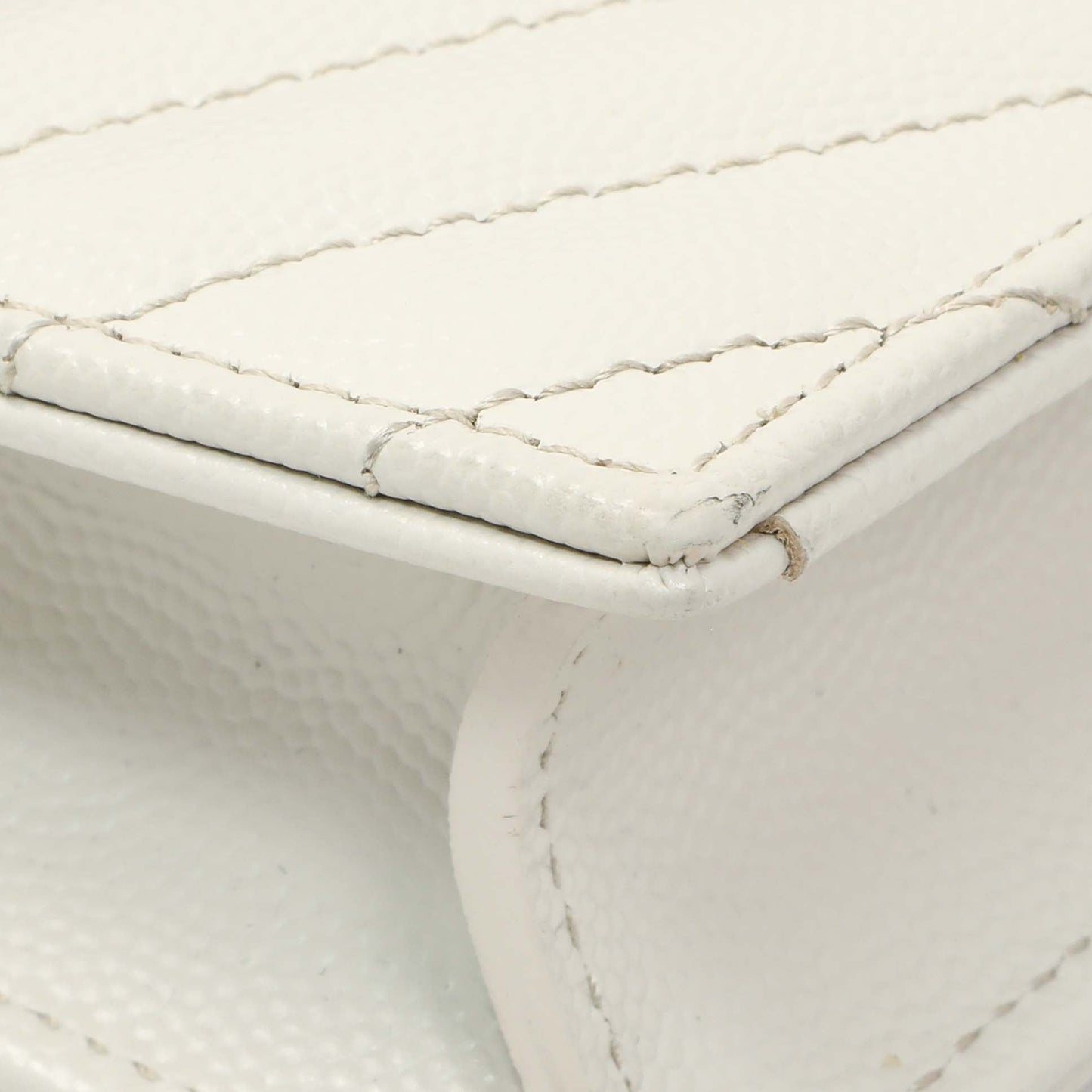 Exclusive Saint Laurent White Grain De Poudre Matelasse Chevron Monogram Envelope Chain Wallet — Top View