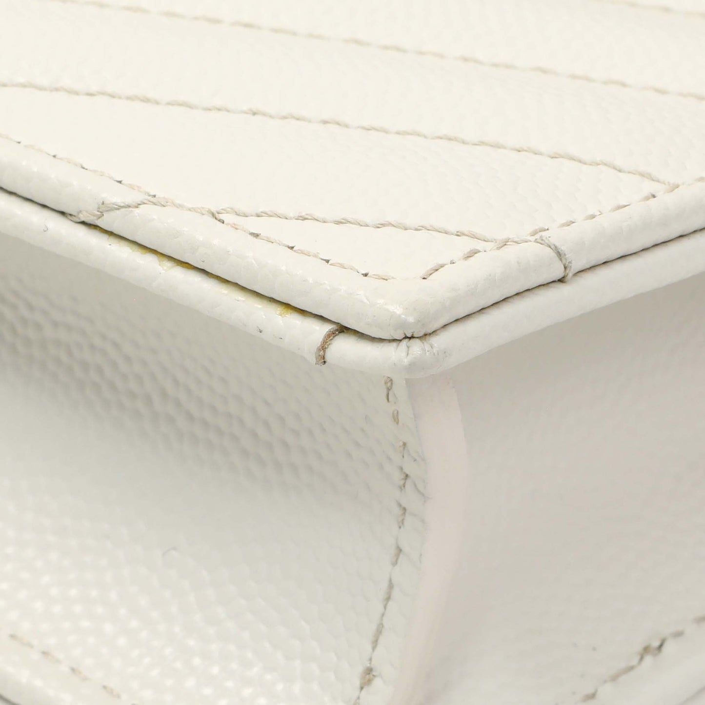 Exclusive Saint Laurent White Grain De Poudre Matelasse Chevron Monogram Envelope Chain Wallet — Detail View