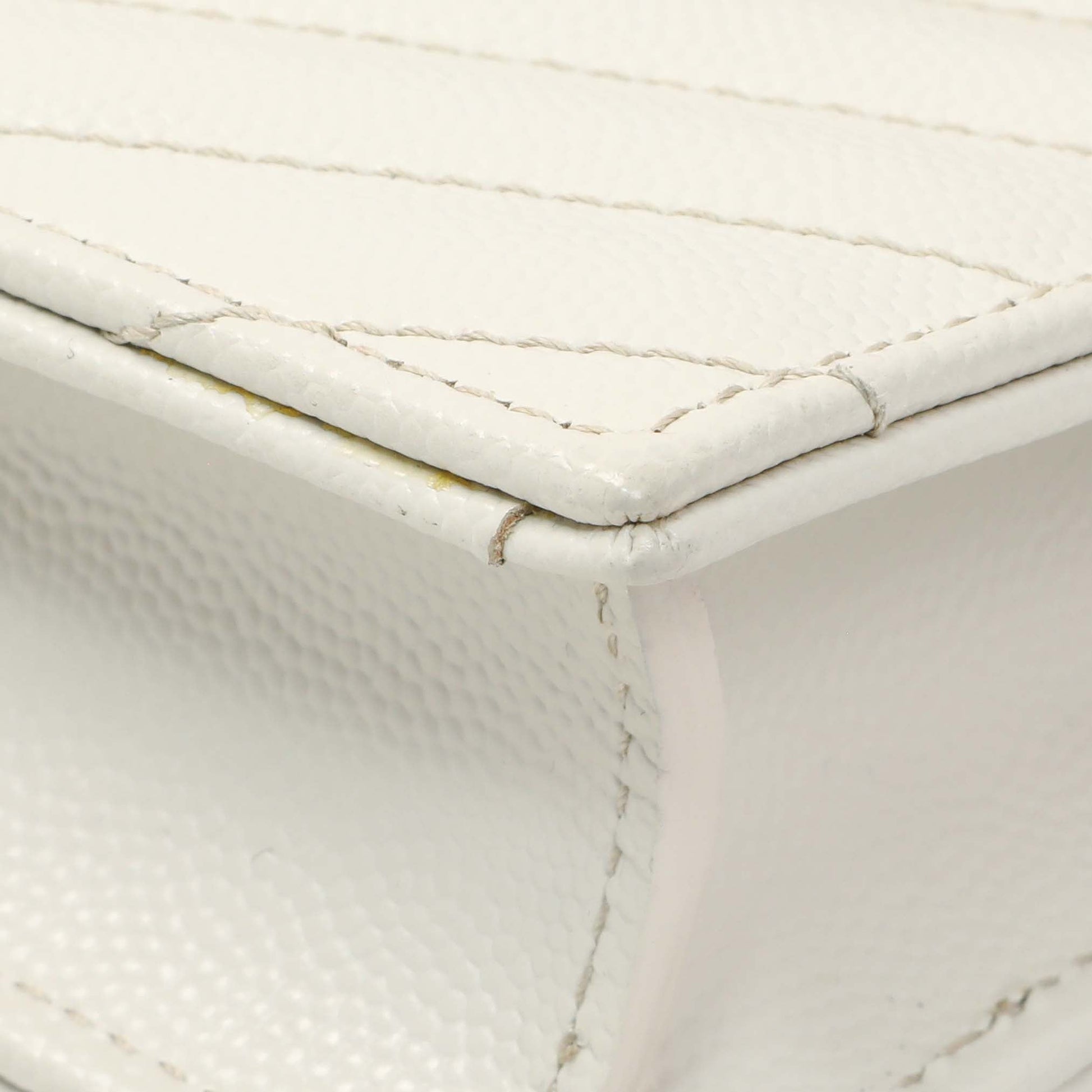 Exclusive Saint Laurent White Grain De Poudre Matelasse Chevron Monogram Envelope Chain Wallet — Detail View