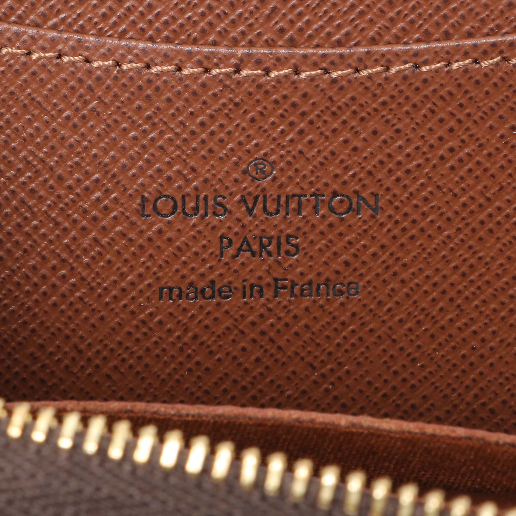 Exclusive Louis Vuttion Monogram Zippy Coin Purse — Detail View