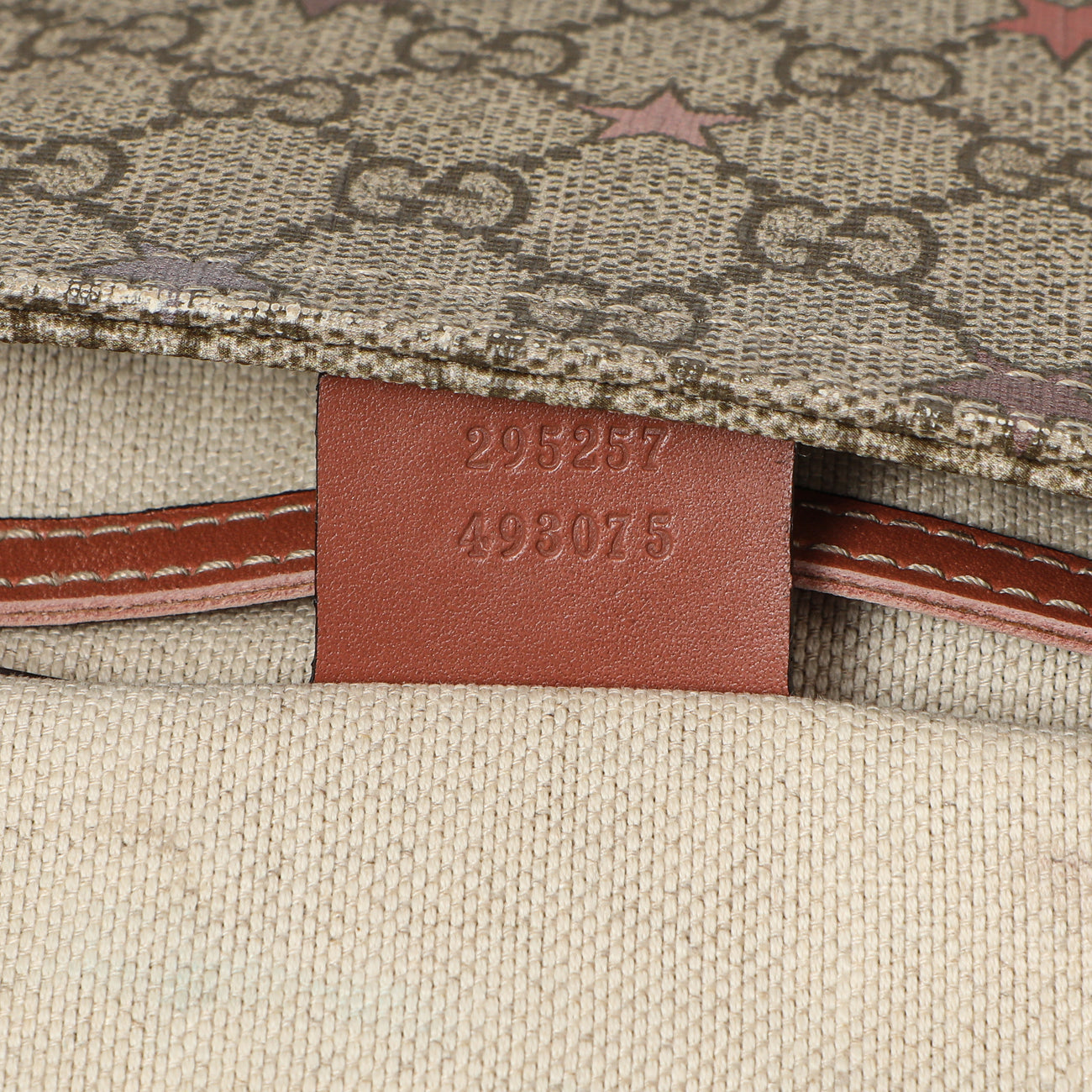 Exclusive Gucci GG Supreme Stars Flat Messenger — Alternate View 10