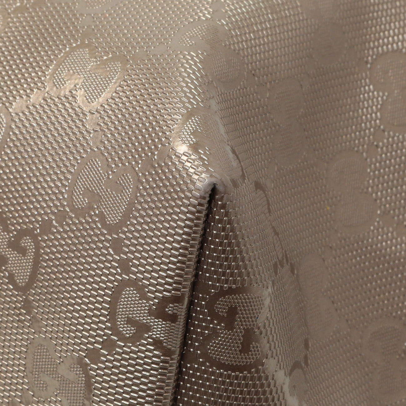 Exclusive Gucci Mauve Imprime Monogram Zipped Tote — Detail View