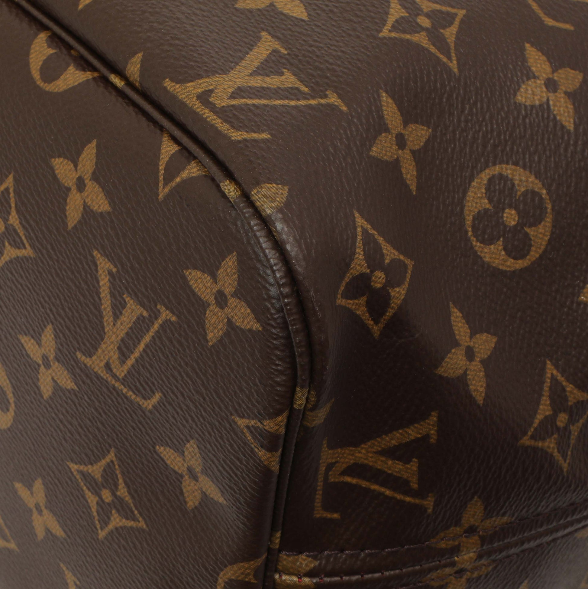 Exclusive Louis Vuitton Monogram Neverfull MM — Detail View