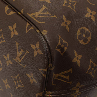 Exclusive Louis Vuitton Monogram Neverfull MM — Detail View