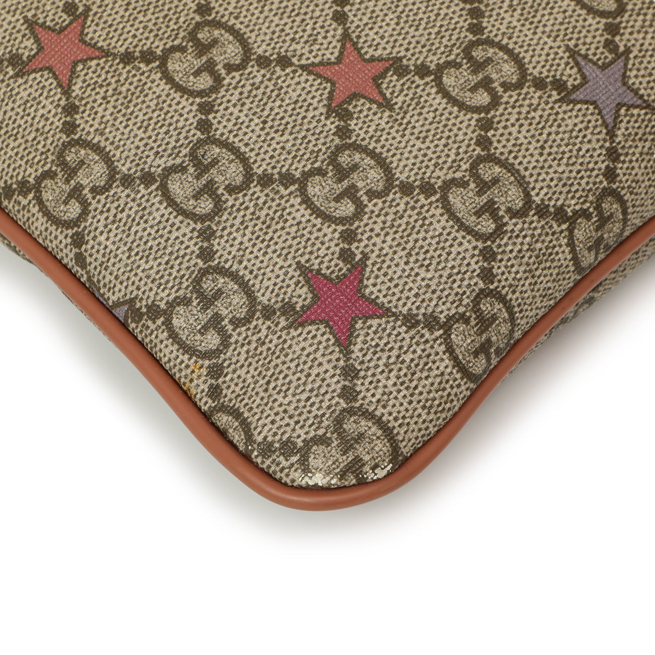 Exclusive Gucci GG Supreme Stars Flat Messenger — Detail View