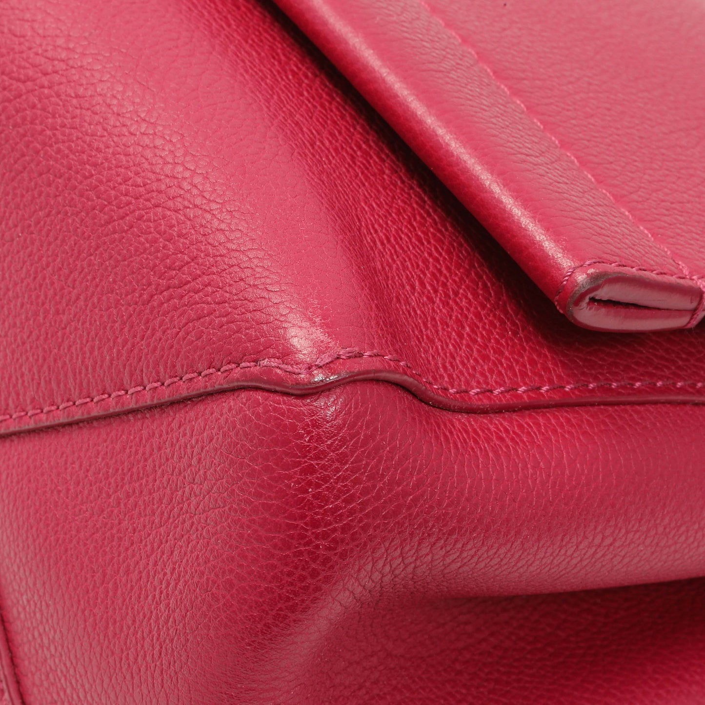 Exclusive Louis Vuitton Dahlia Soft Calfskin Lockme II Top Handle — Detail View