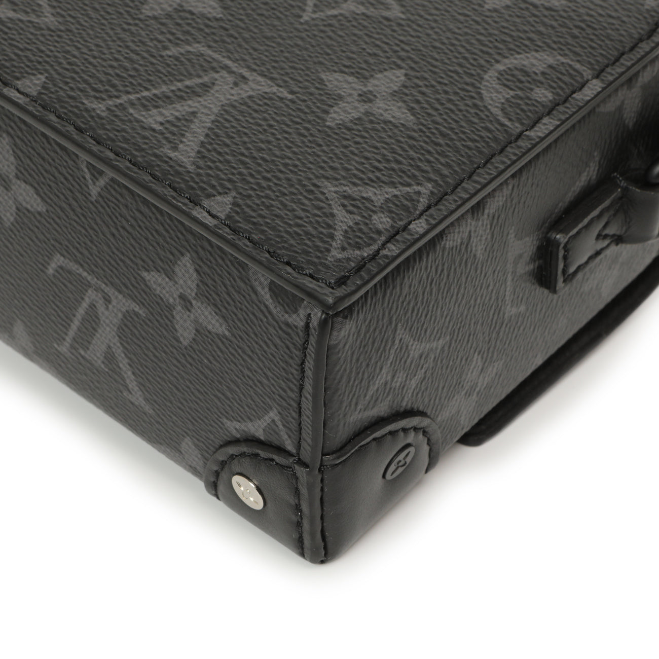 Exclusive Louis Vuitton Monogram Eclipse Steamer Wearable Wallet — Alternate View 7