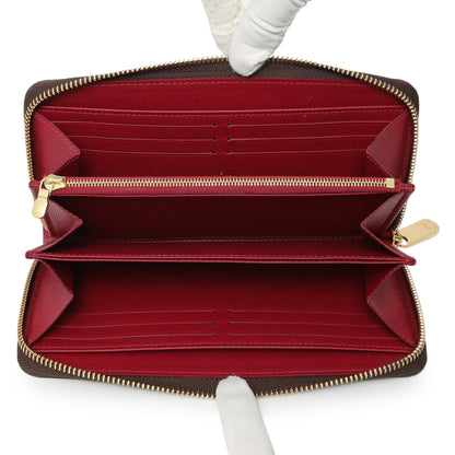 Exclusive Louis Vuitton Monogram Fuchsia Zippy Wallet — Detail View