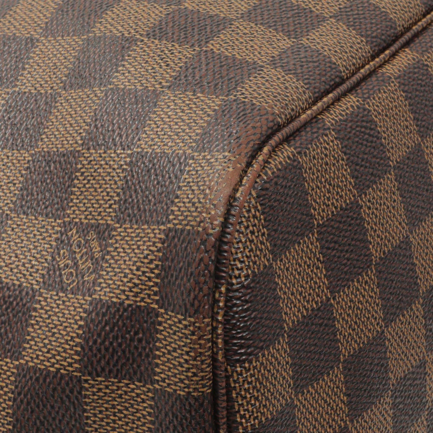 Exclusive Louis Vuitton Damier Ebene Neverfull MM — Top View